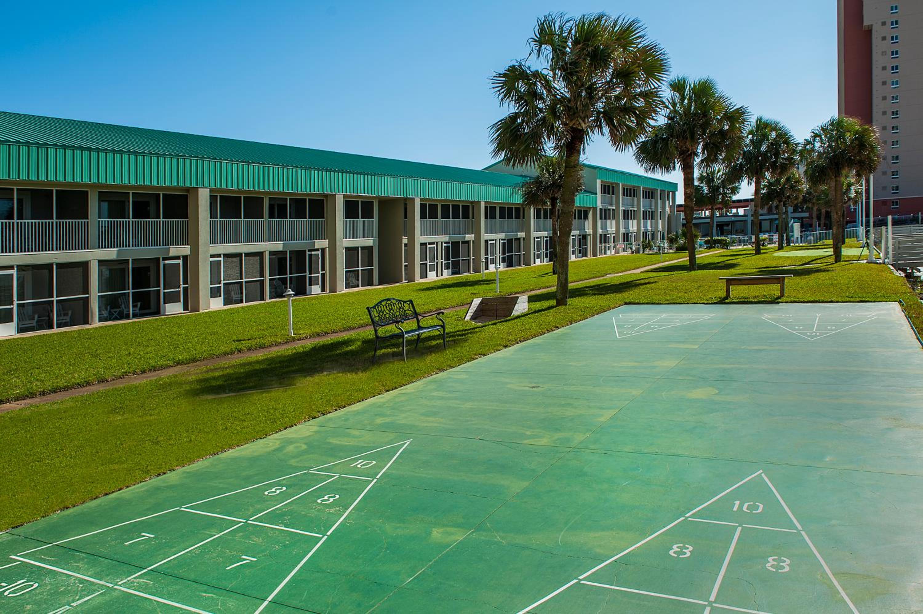 Getaways at Destin Holiday Beach Resort