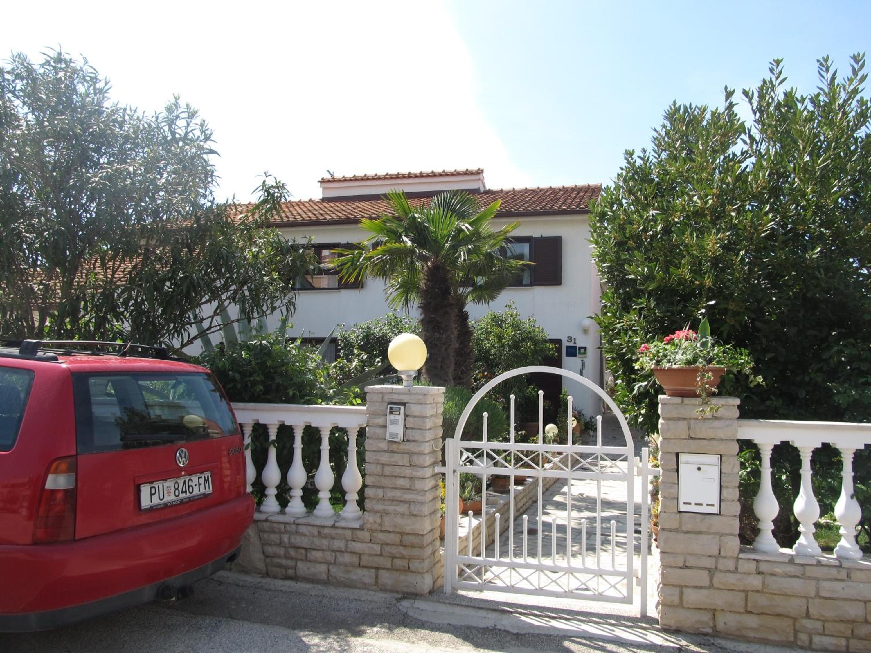 Photo 33