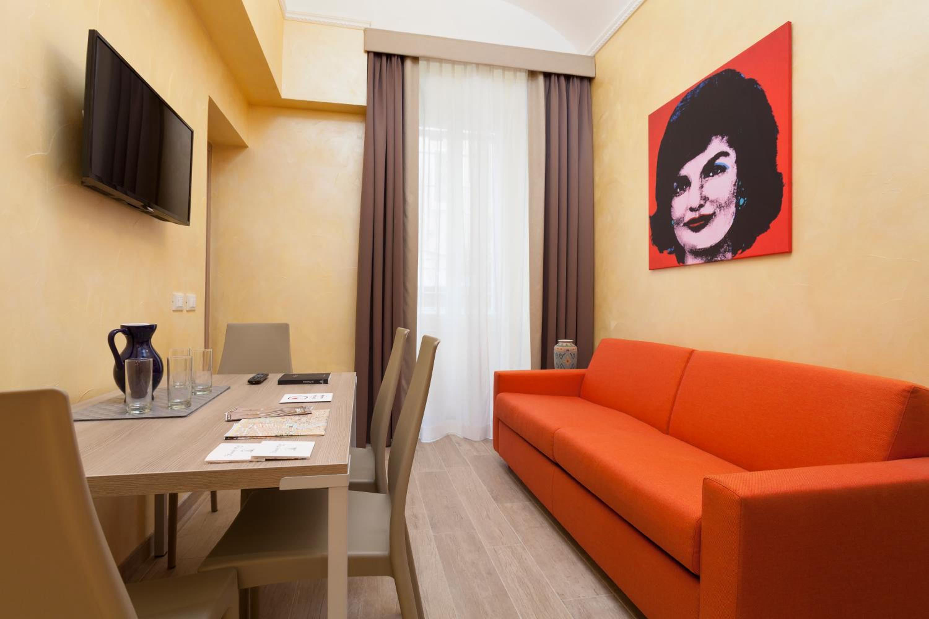 Jackie's Apartments