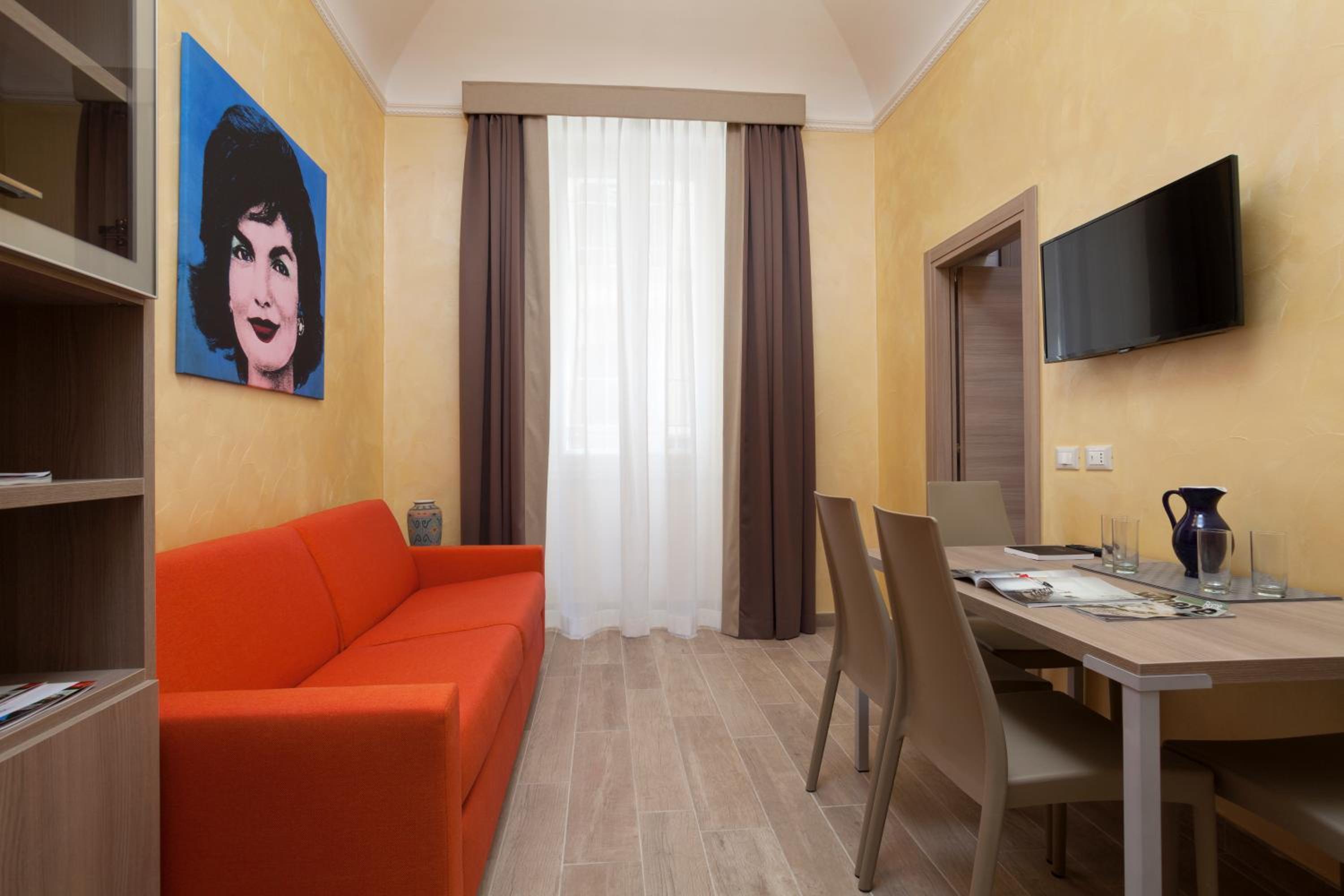 Jackie's Apartments