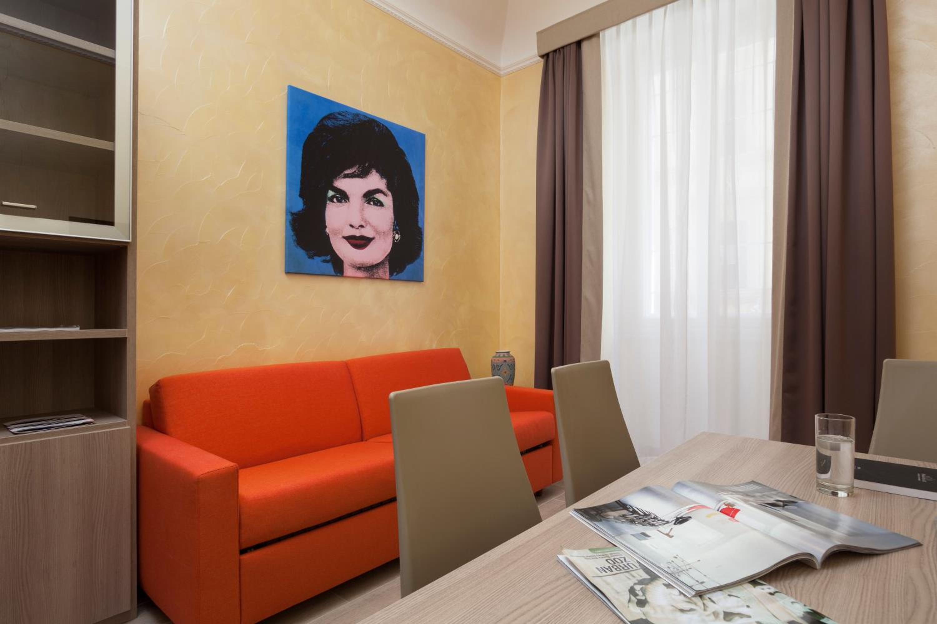 Jackie's Apartments
