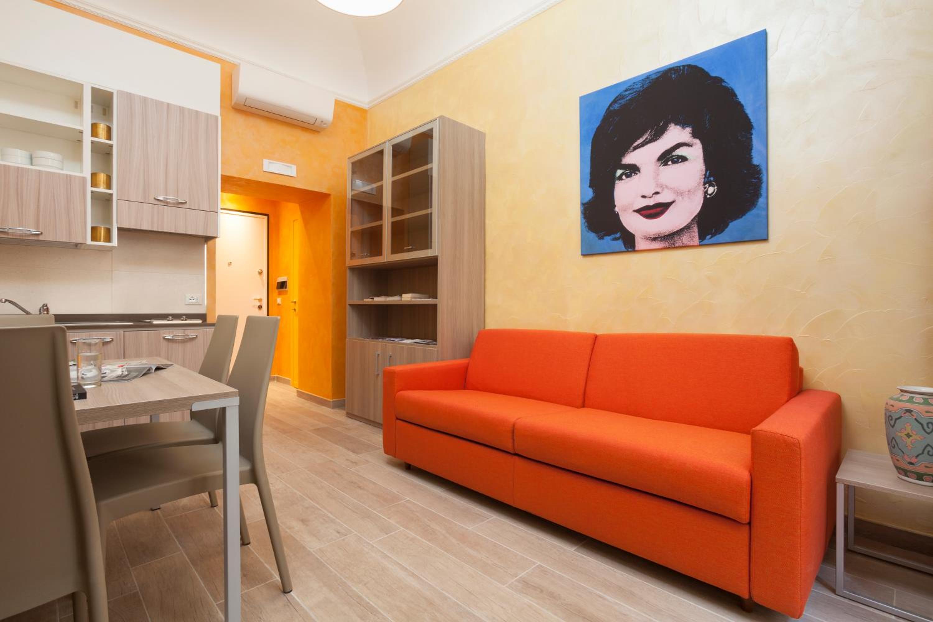 Jackie's Apartments