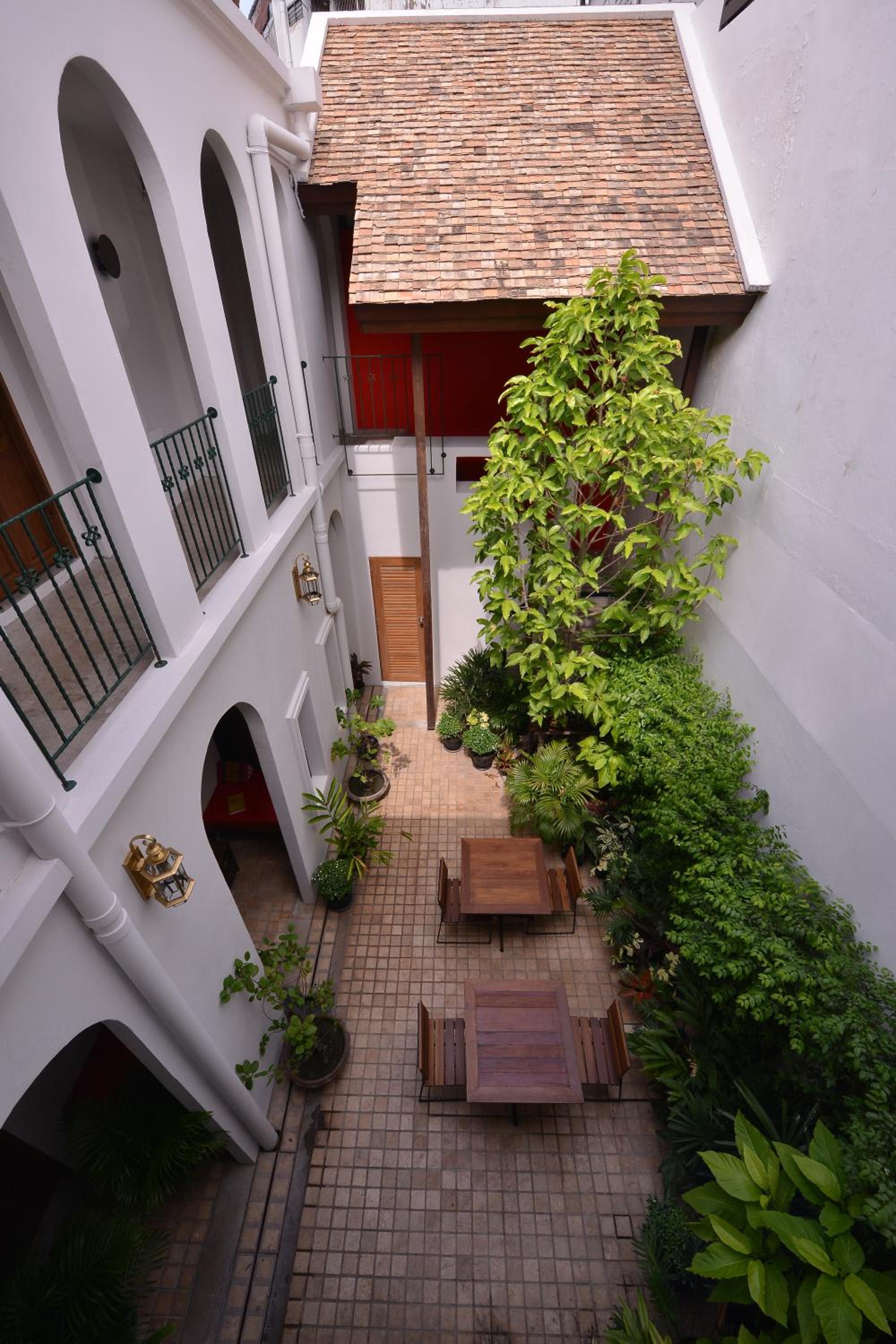 Neighbor Phuthon