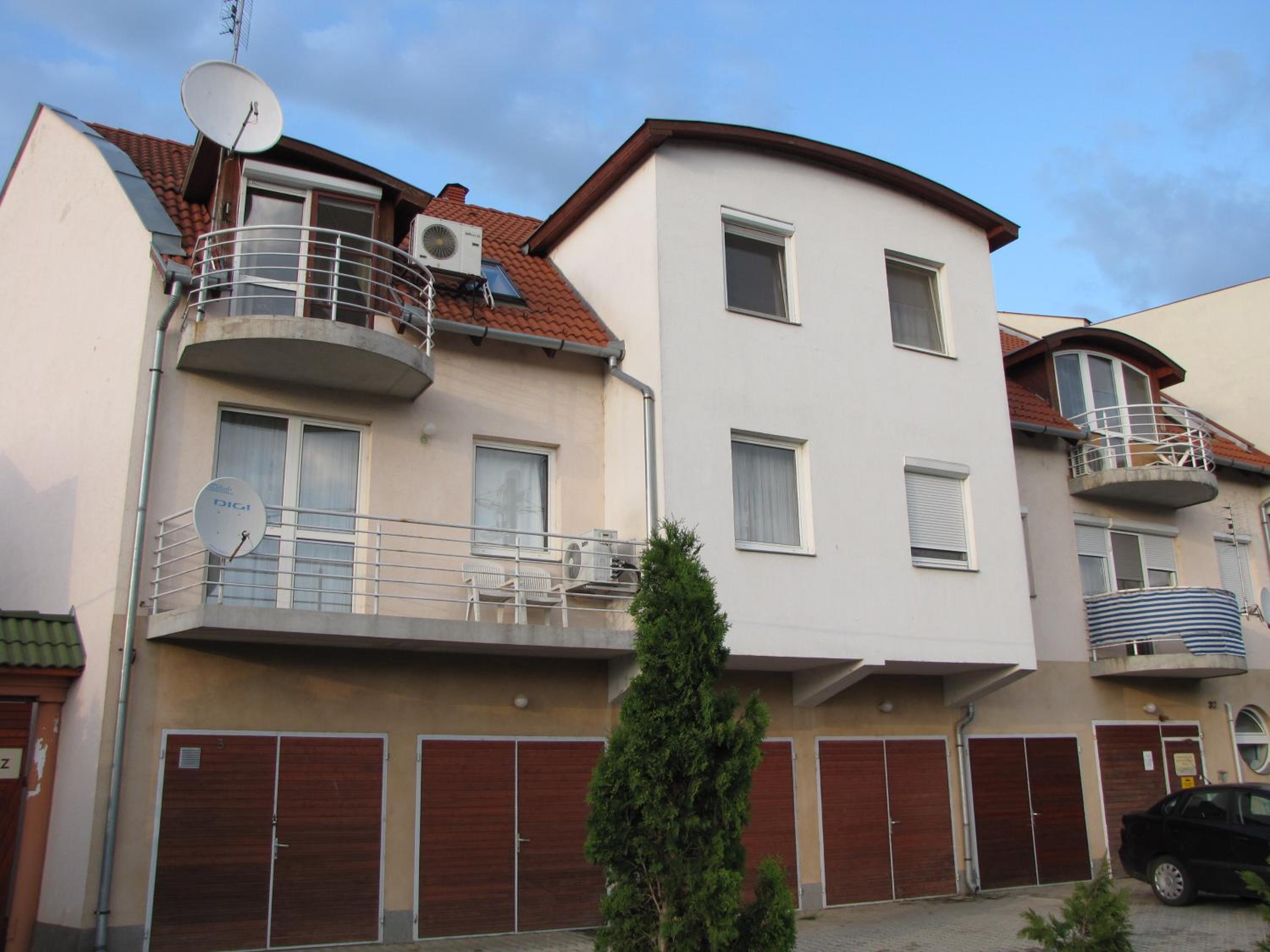 Zoli Apartmanok-Balcony Kölcsey 32