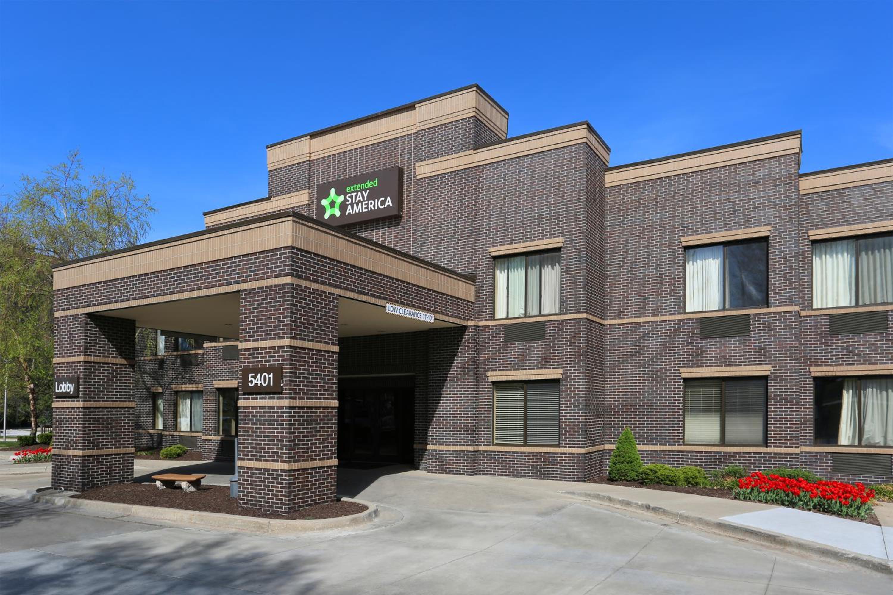Kansas City Vacations - Extended Stay America Suites - Kansas City - Overland Park - Nall Ave - Property Image 1