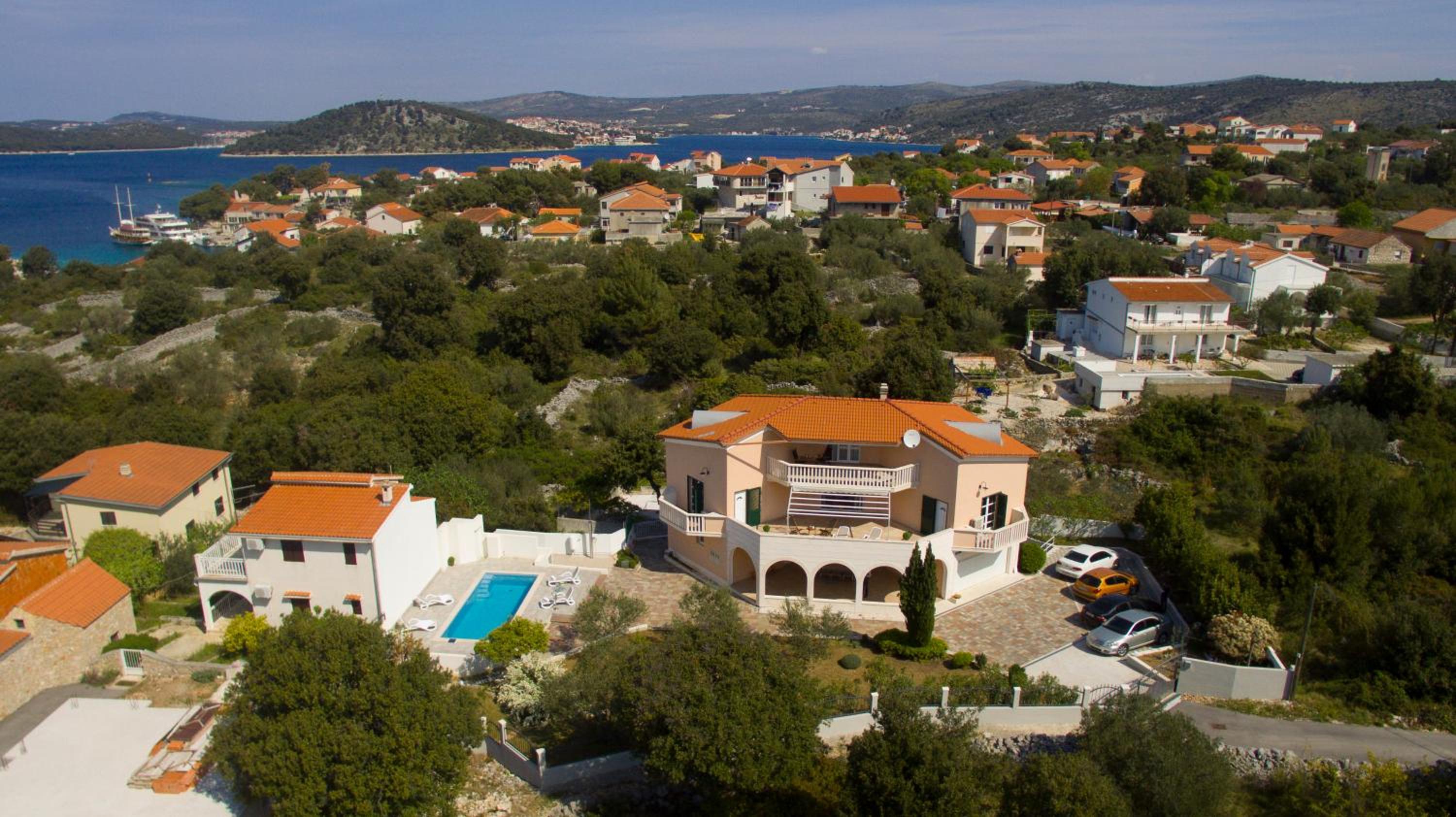 Villa Omnes view 5