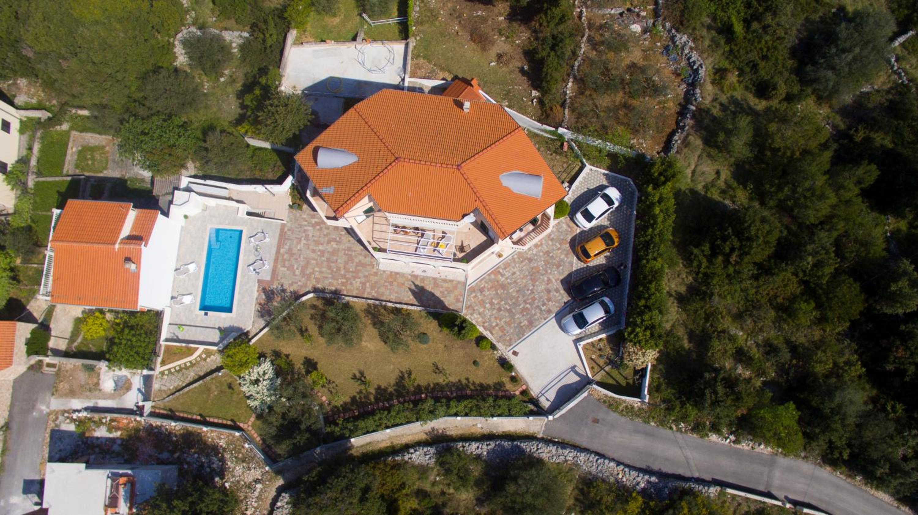 Villa Omnes view 4