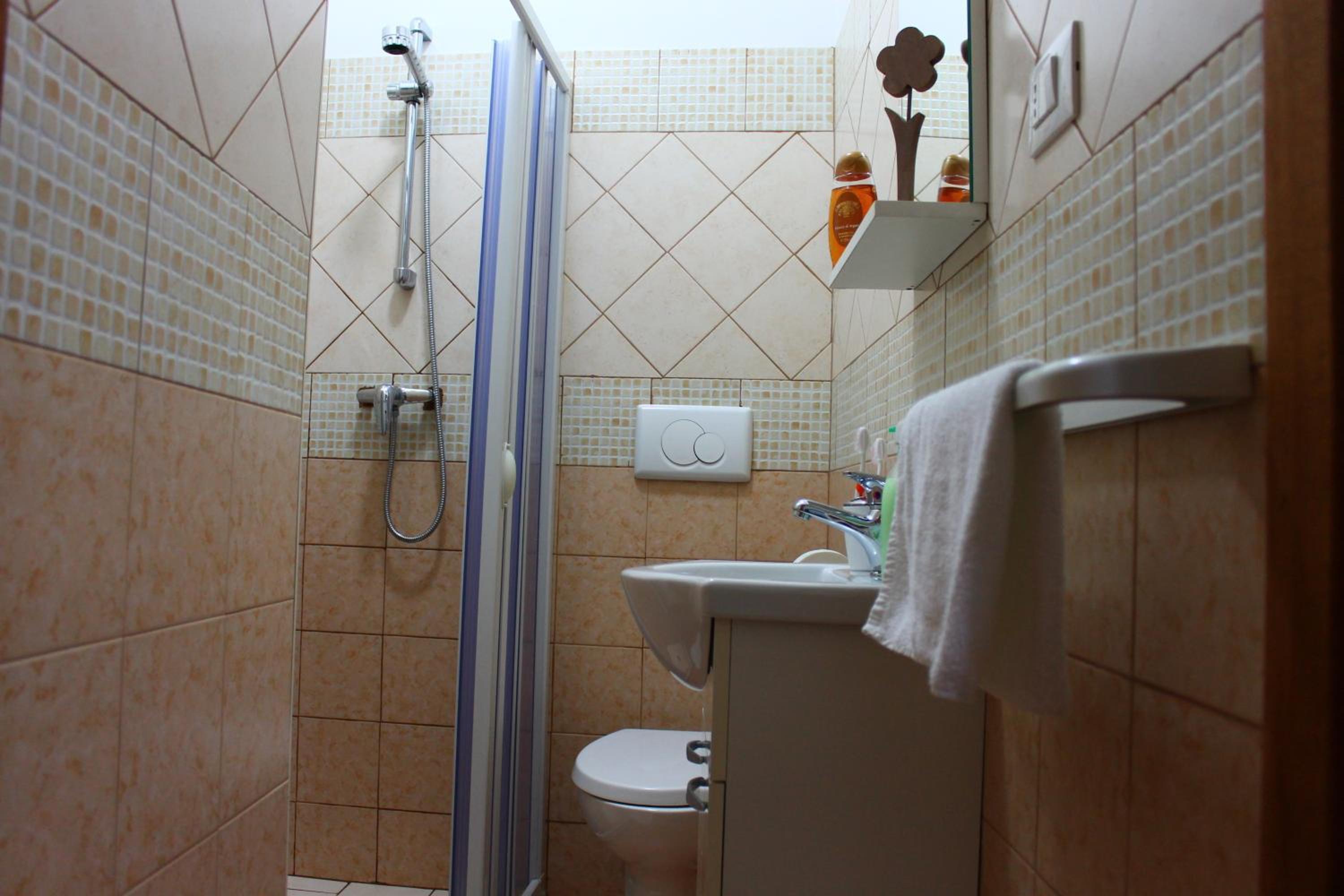 Photo 33