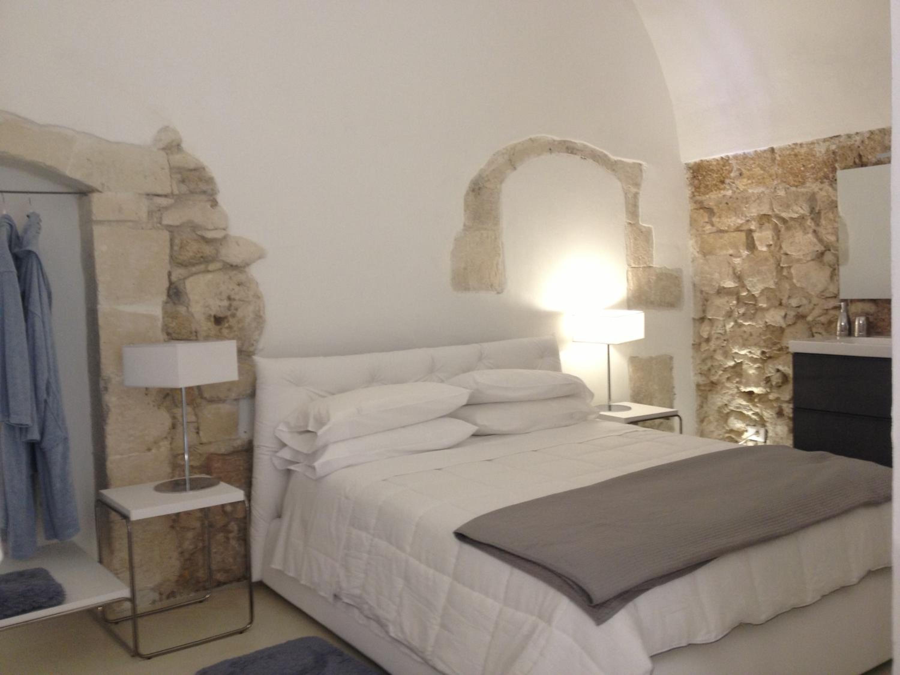 Ortigia Family House