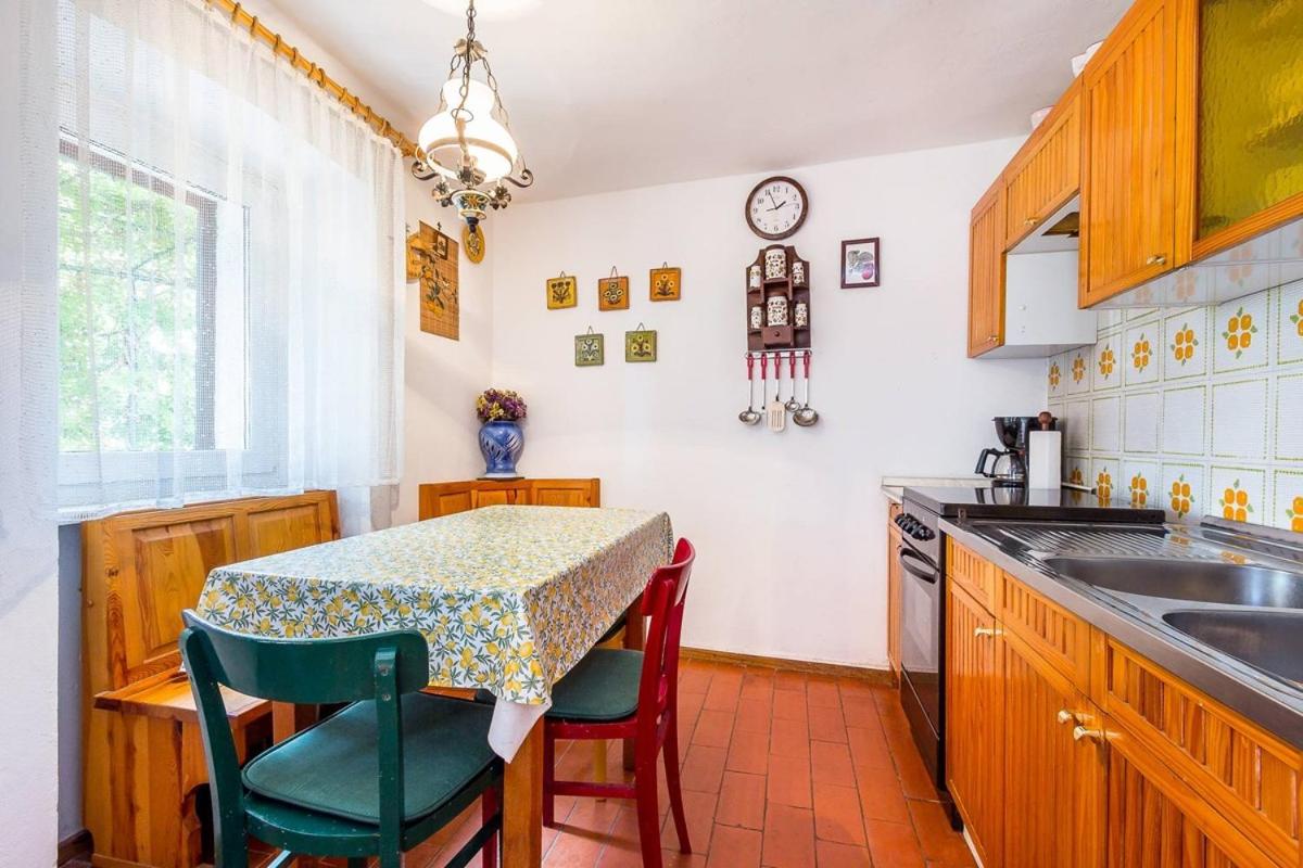 House Mladen en Medulin — kitchen