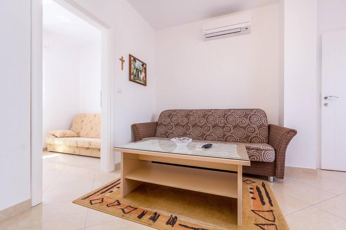 Apartments Marich view 5