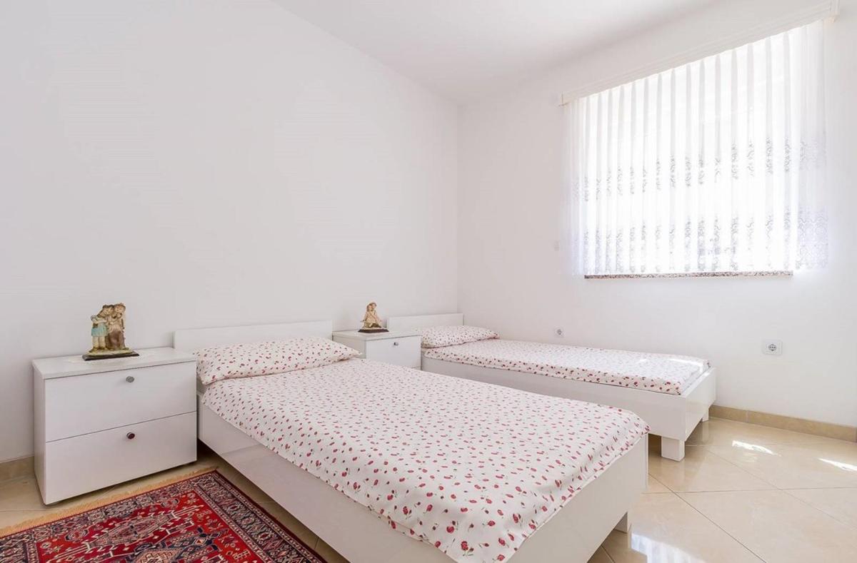 Apartments Marich view 4