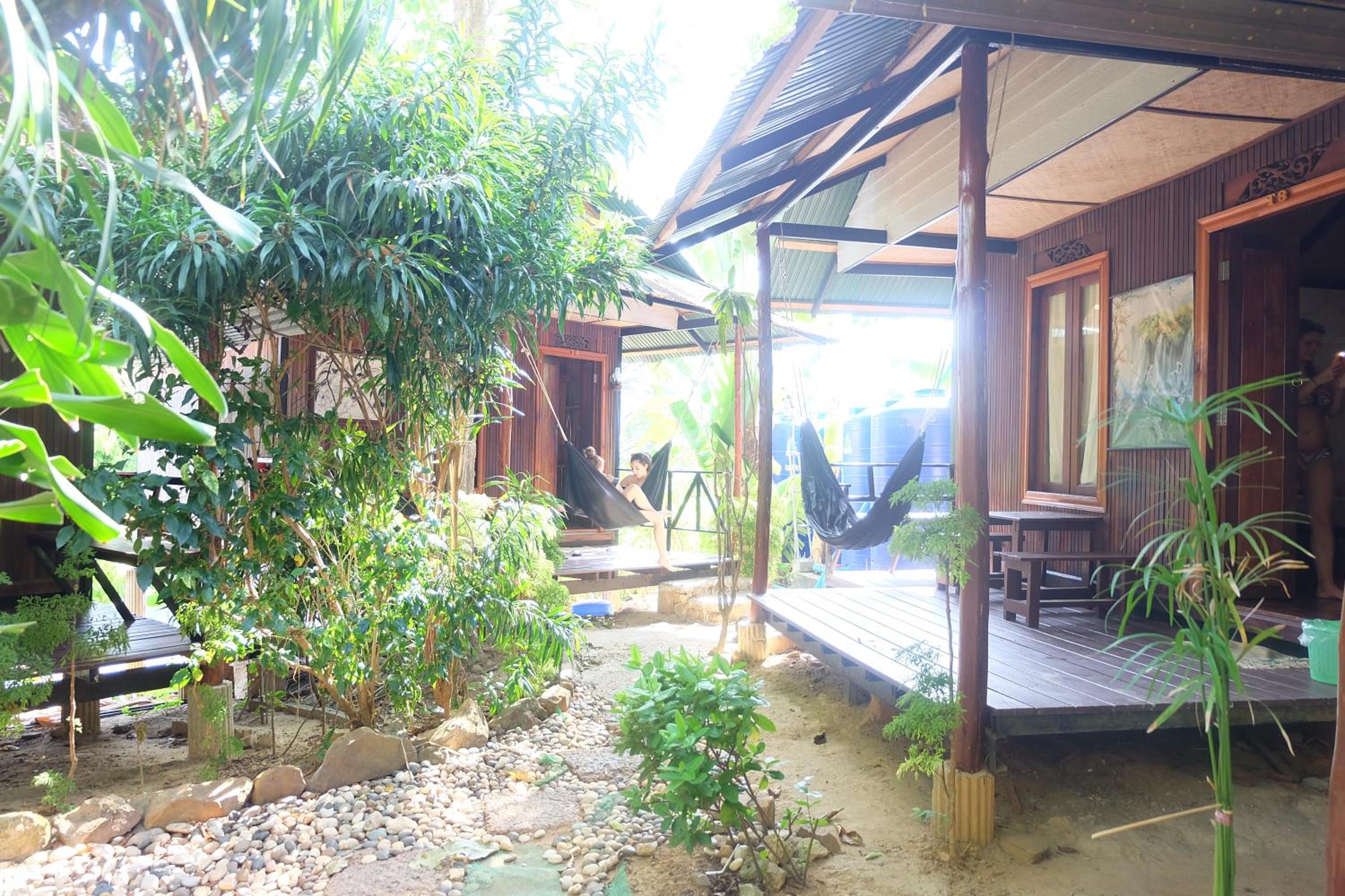 Tropical Garden Bungalow