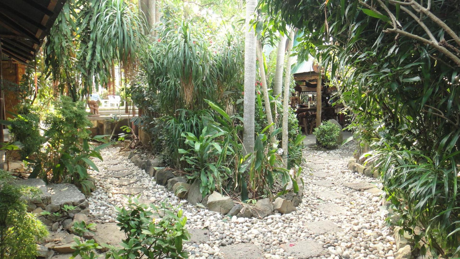 Tropical Garden Bungalow