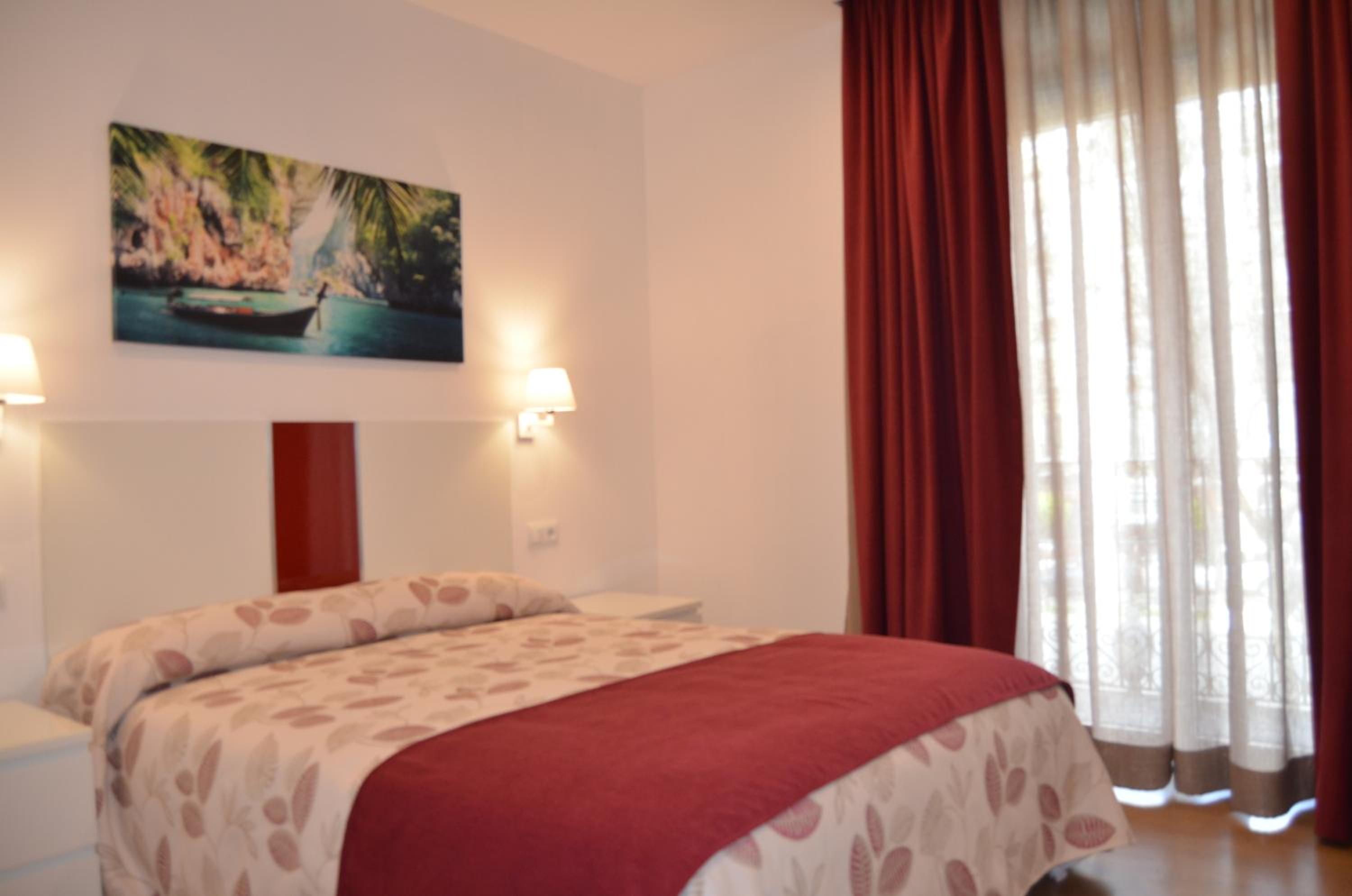 ApartSuits Tarragona Rambla Nova 24 view 3