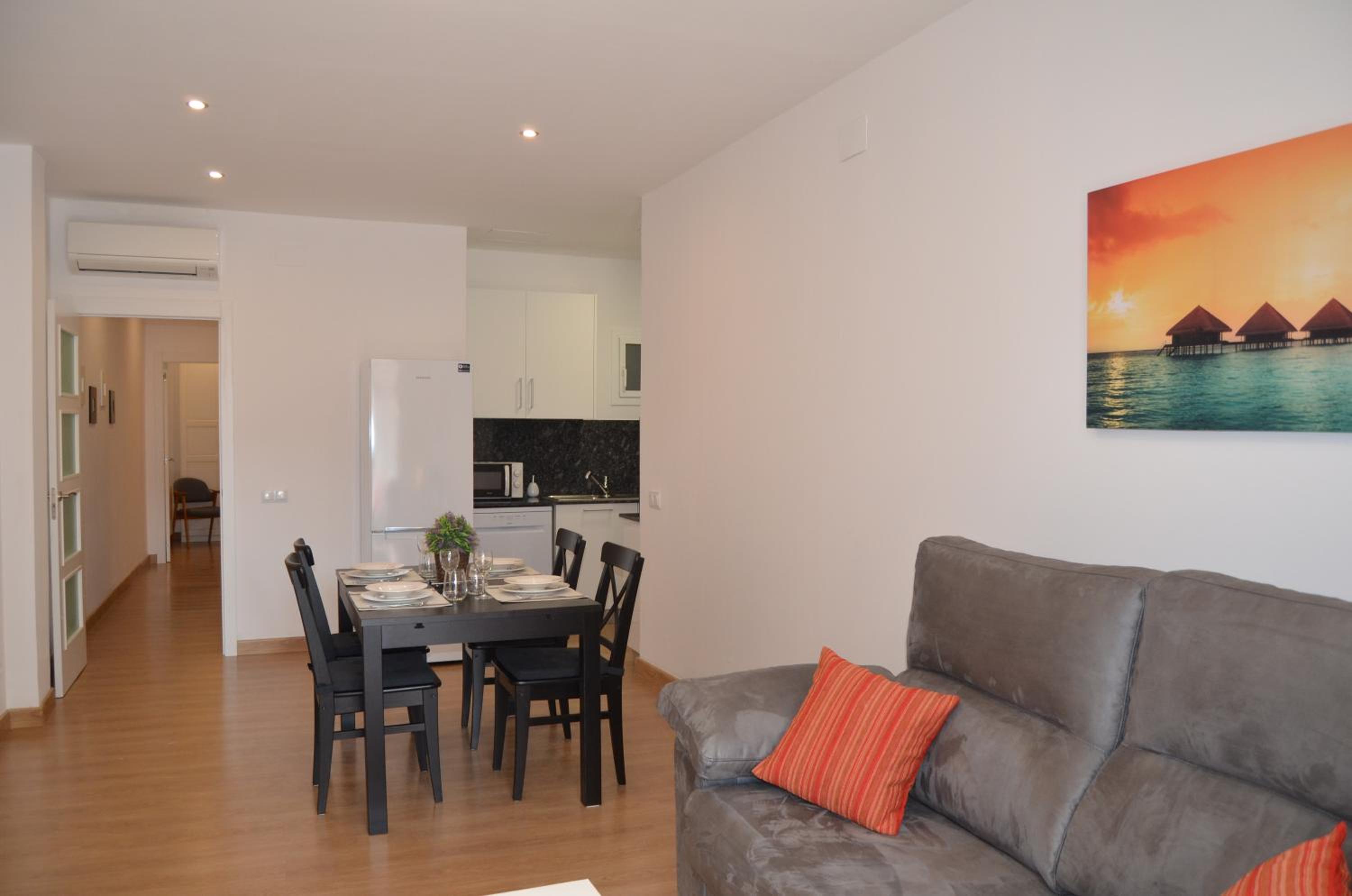 ApartSuits Tarragona Rambla Nova 24 view 2