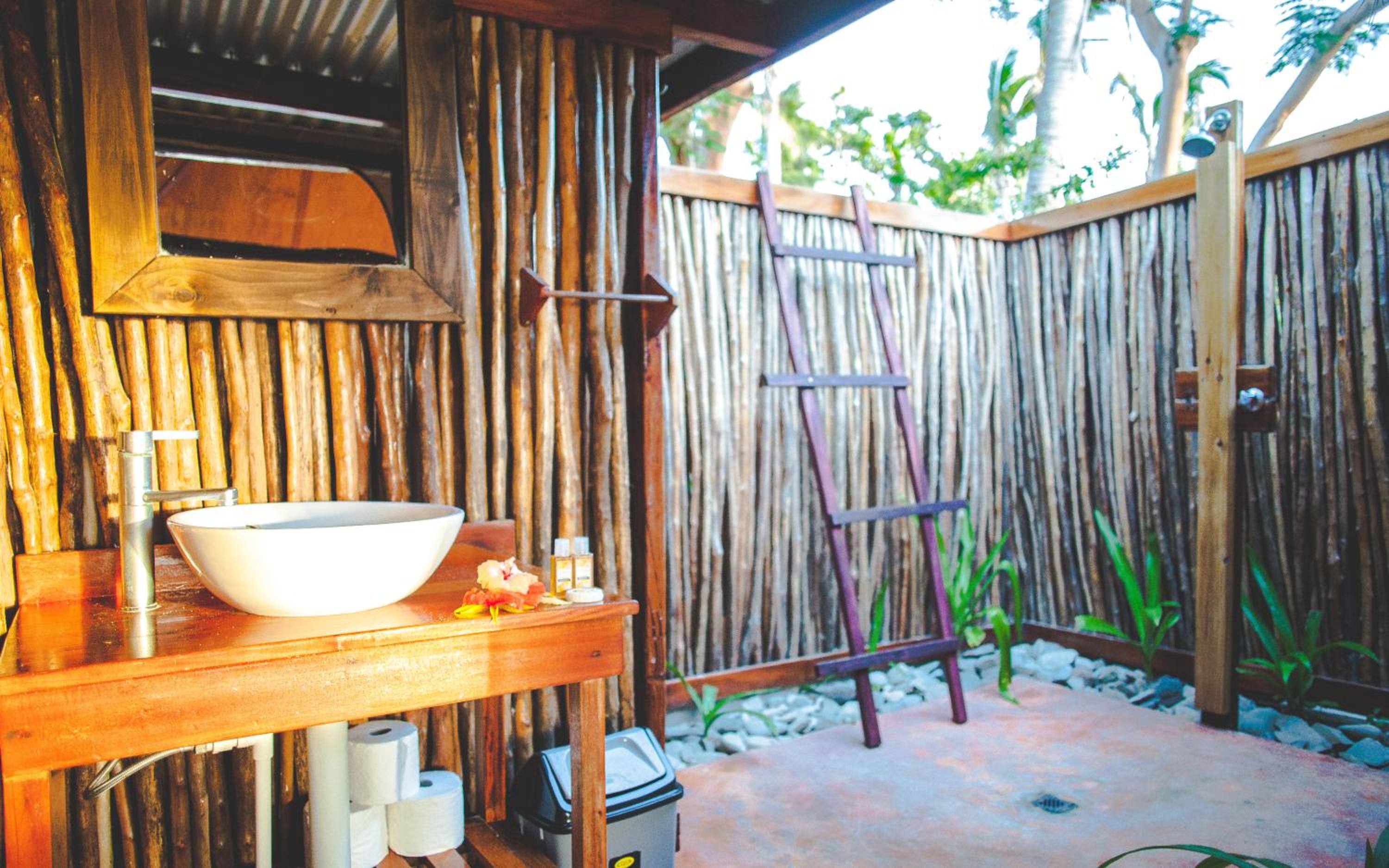 Barefoot Manta Island Resort