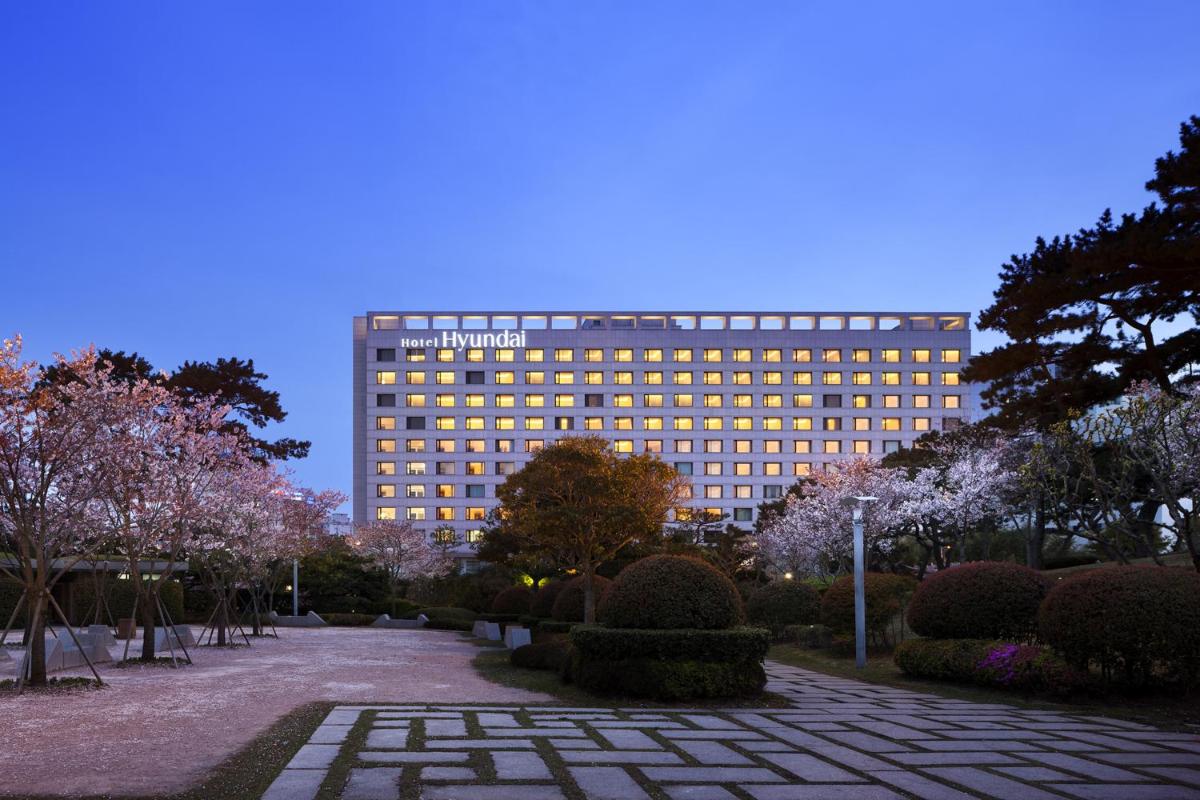 Hotel Hyundai by Lahan Ulsan - Image 1