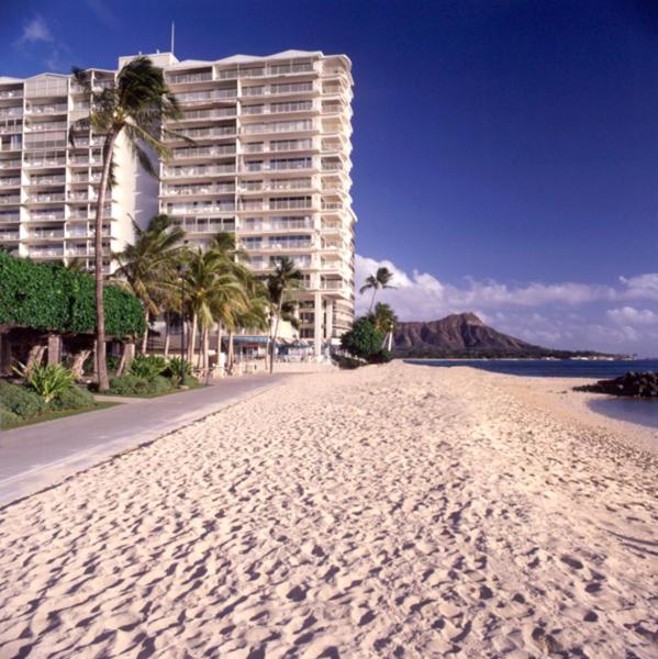 Waikiki Shore Beachfront view 2