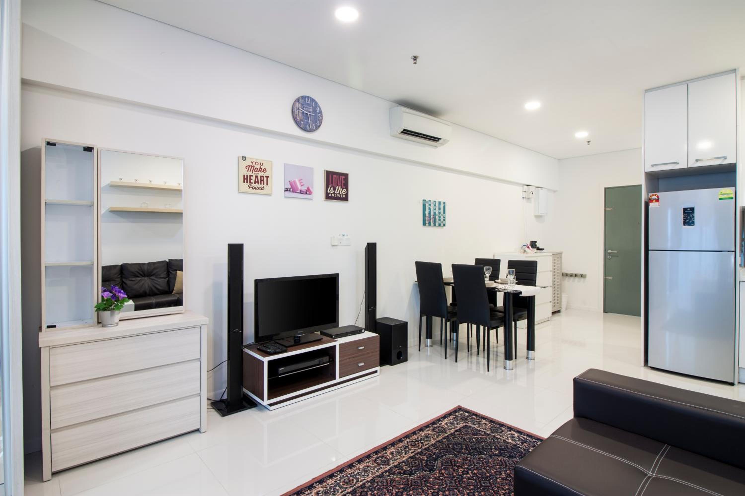 Summer Suites by Plush