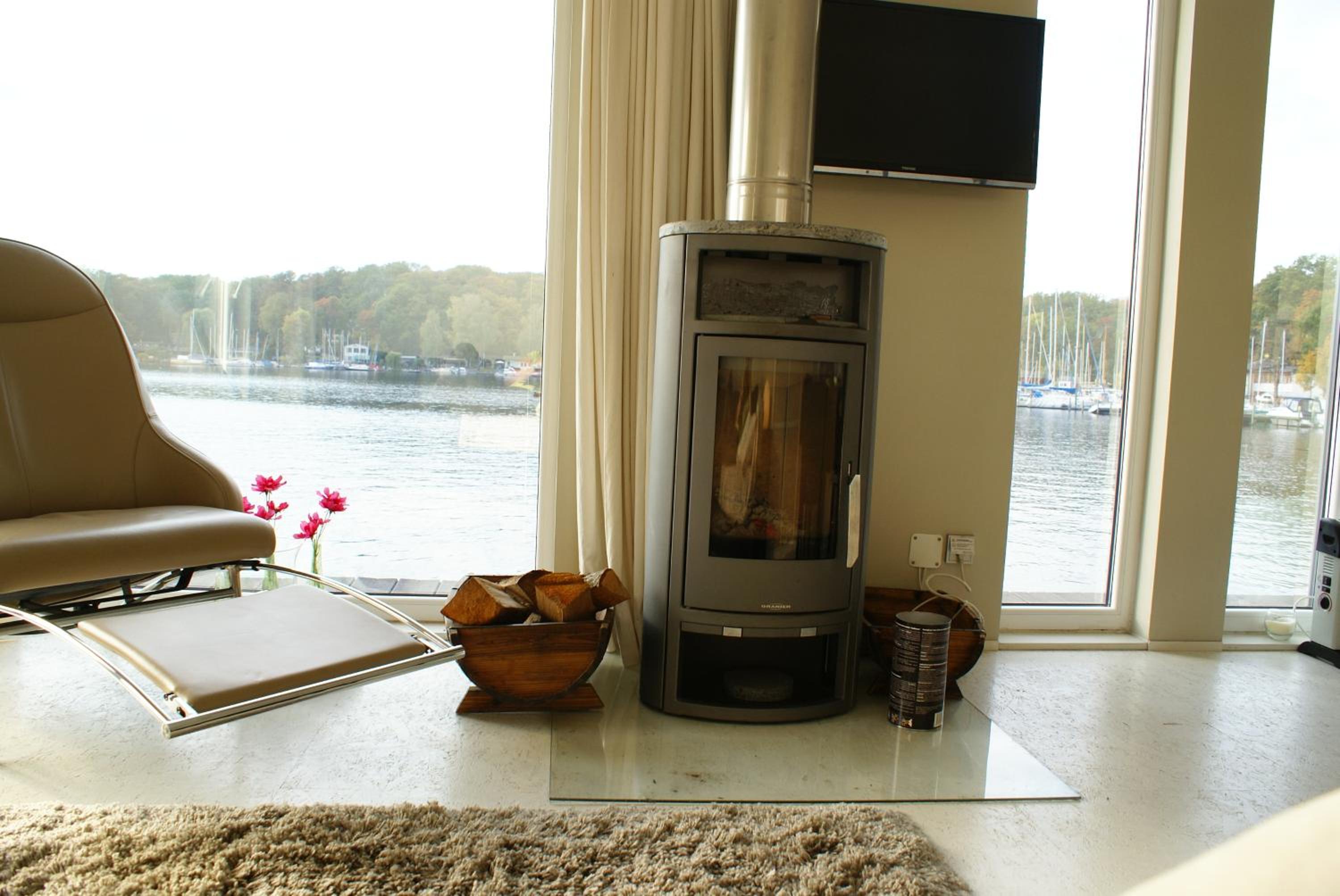 Marina Hausboote und Seelodge