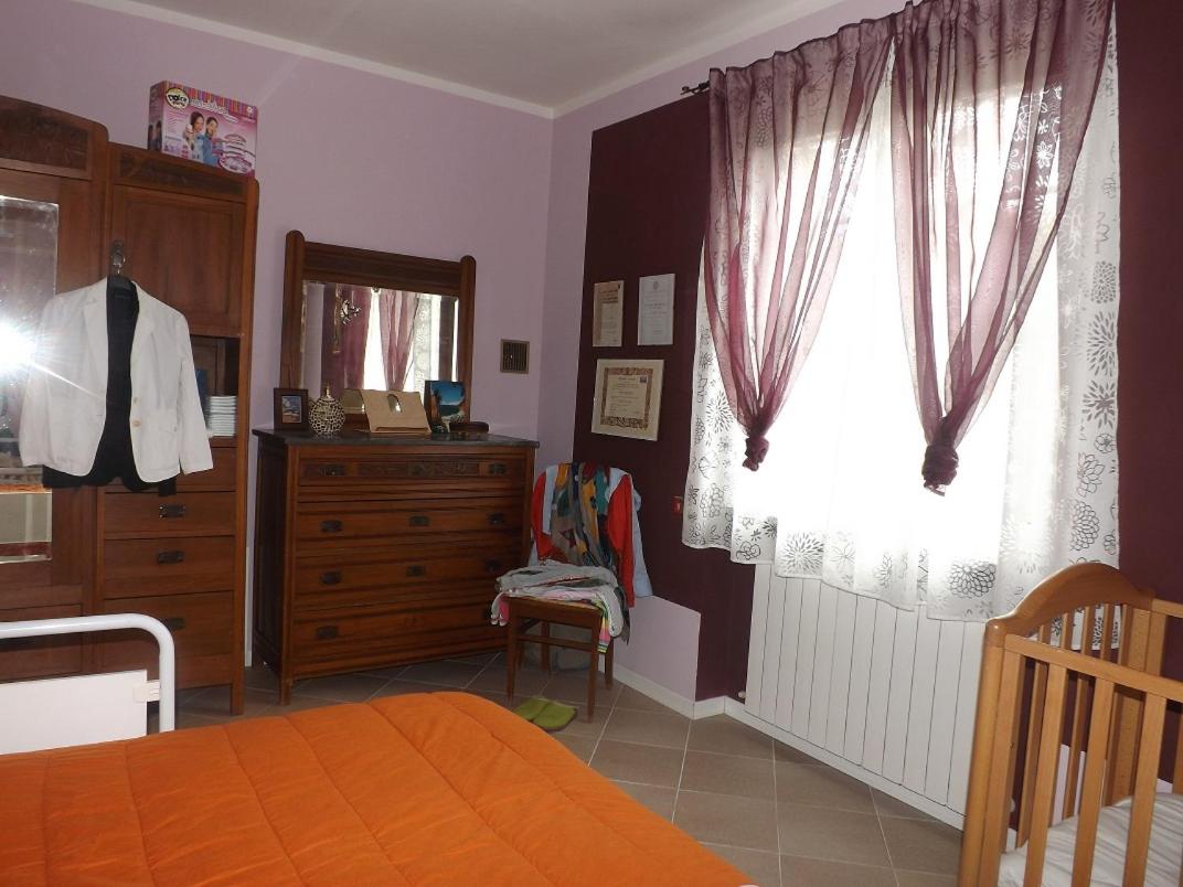 Villa Glicine Casa Vacanze con Piscina e Camino ad Apecchio, Marche view 2