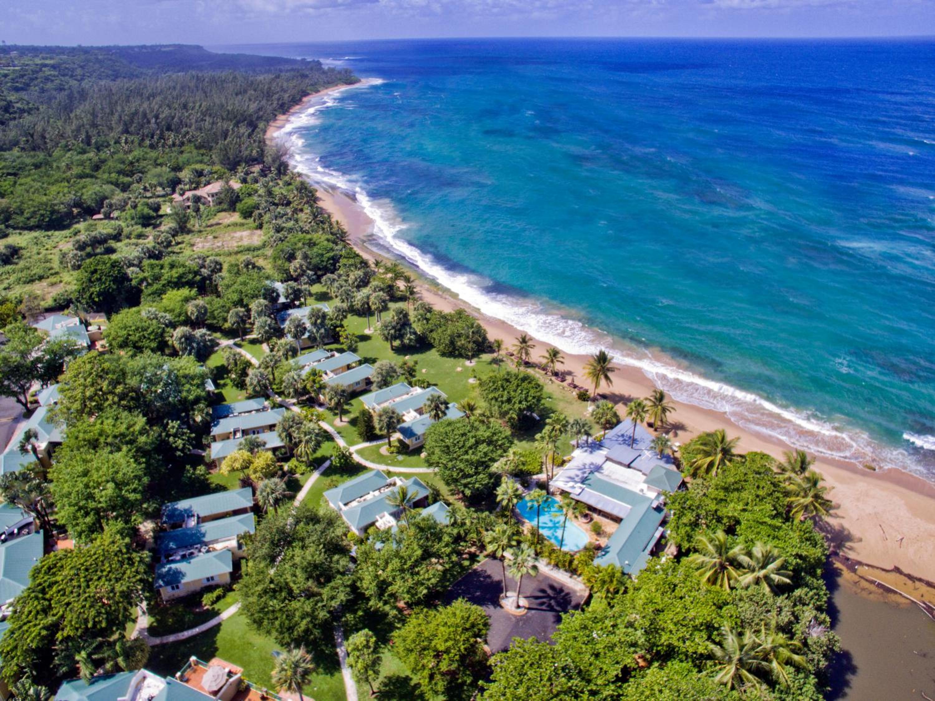 Villa Montaña Beach Resort - hotel in 4466 KM 1.9 Interior, Barrio Bajuras, Isabela