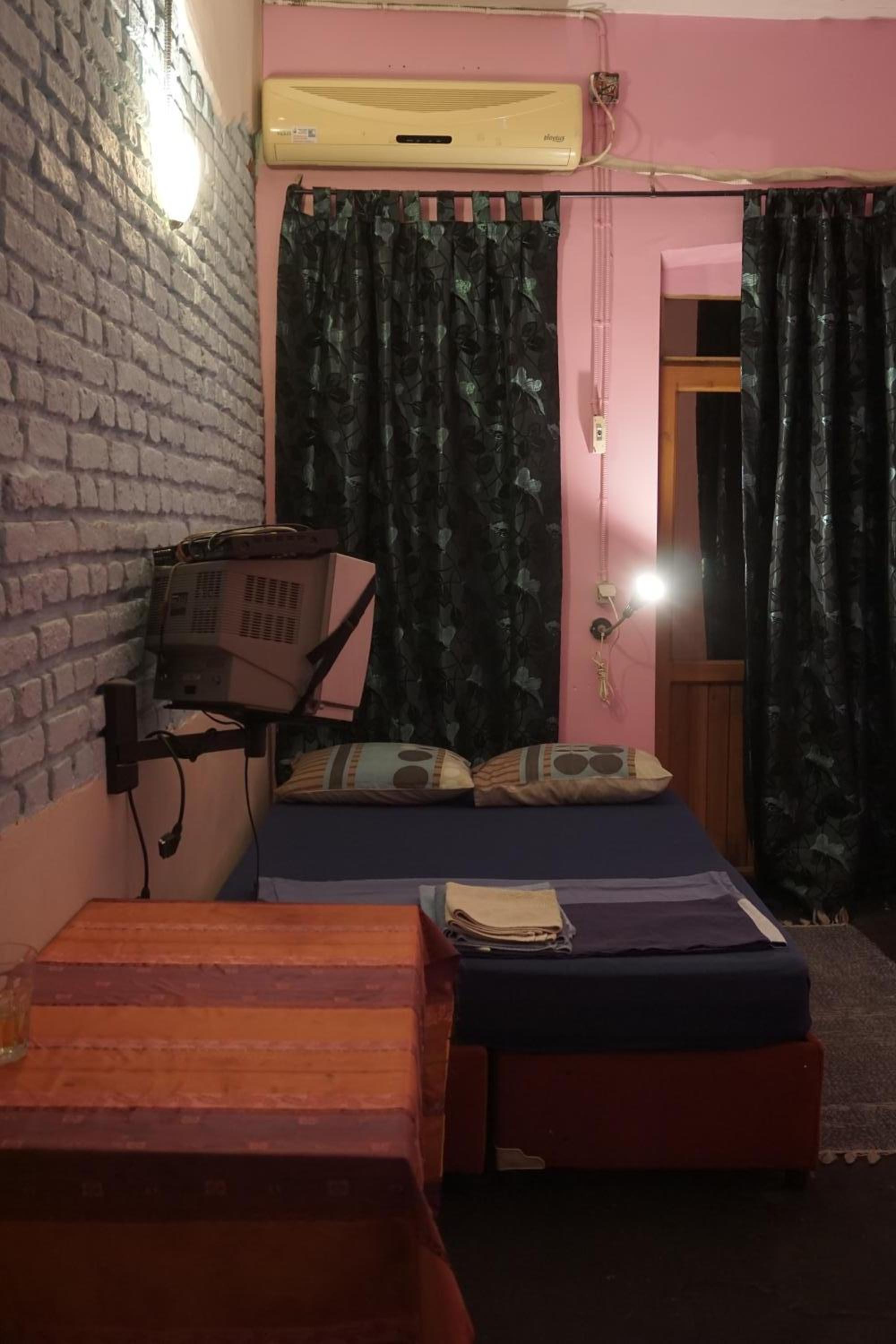 Chillout Lya Yurt & Lounge - Image 15