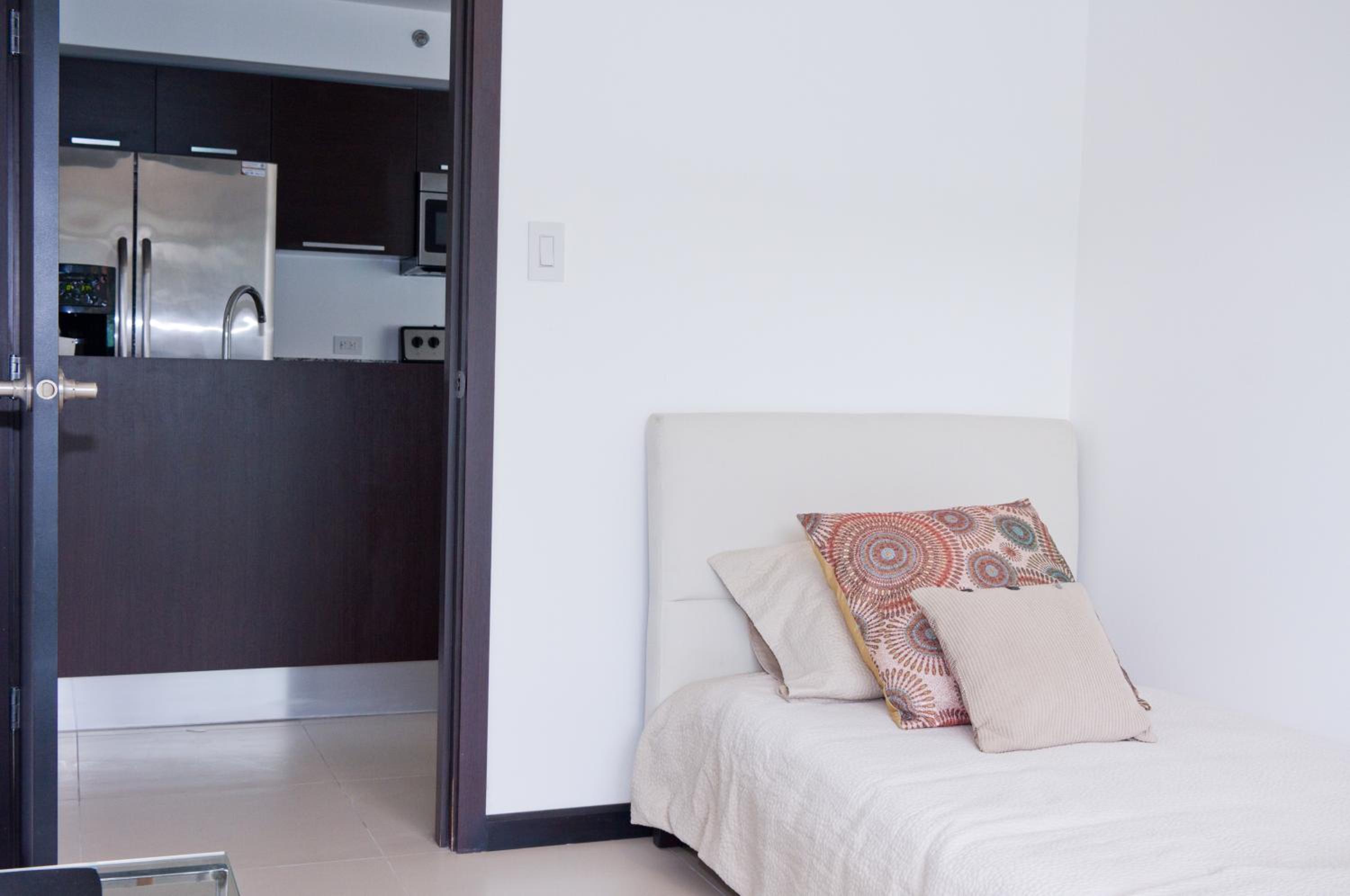 Modern 3 Bedroom Apartment