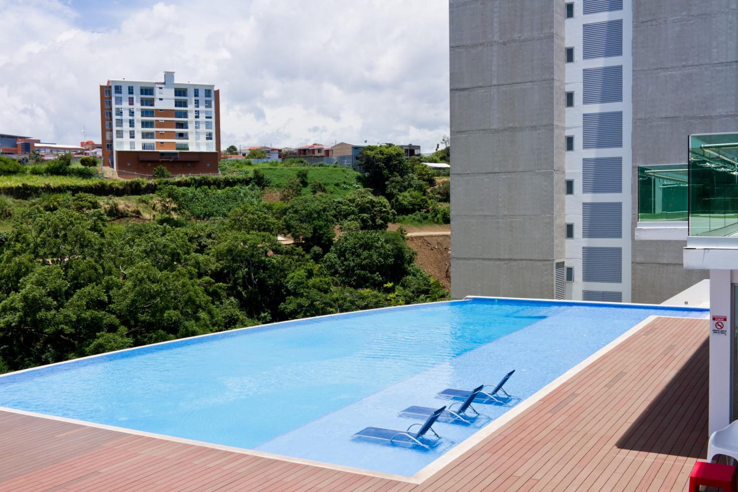 Modern 3 Bedroom Apartment