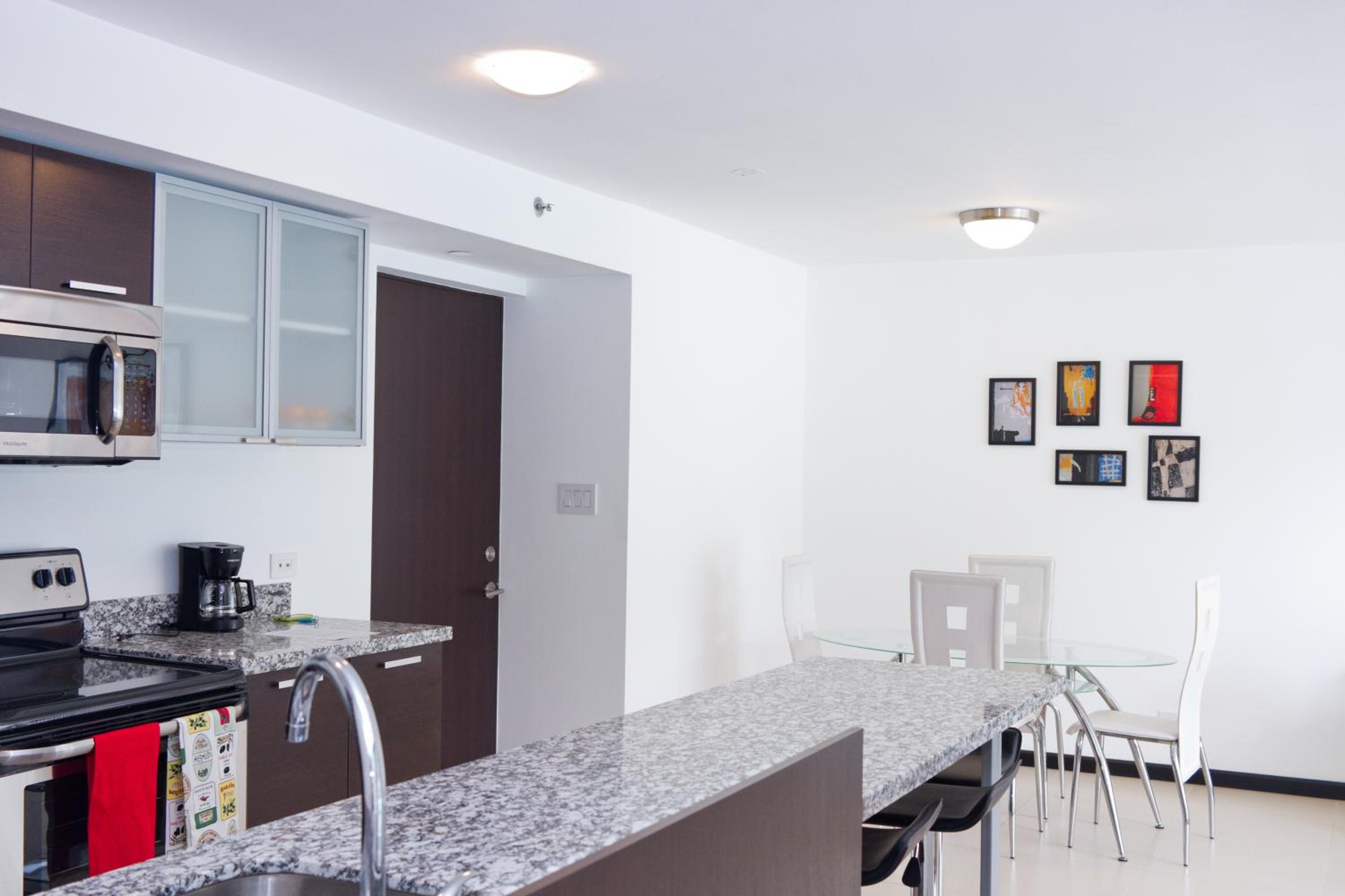 Modern 3 Bedroom Apartment