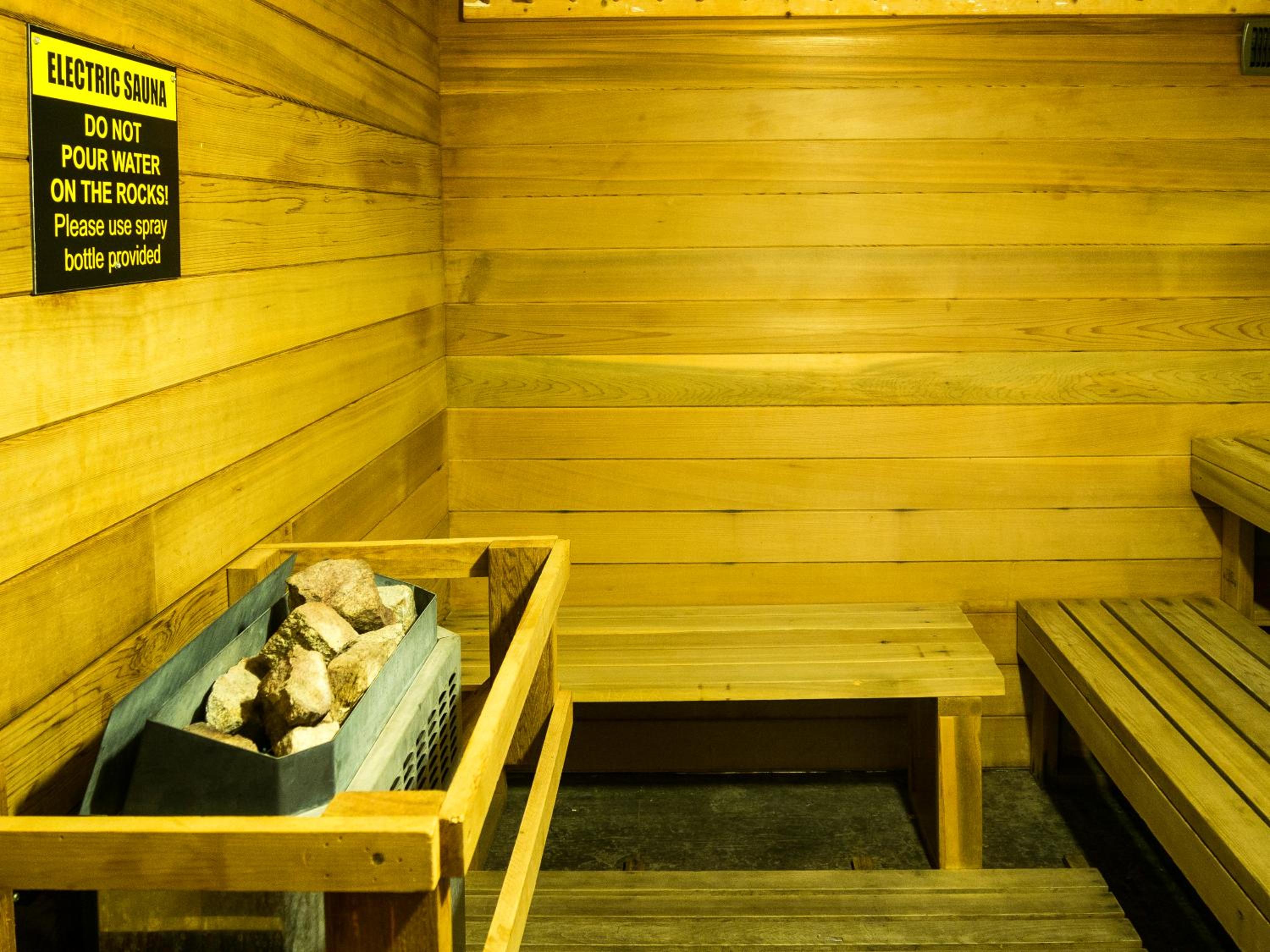 Fernie Vacations - The Raging Elk Adventure Lodging - Property Image 9