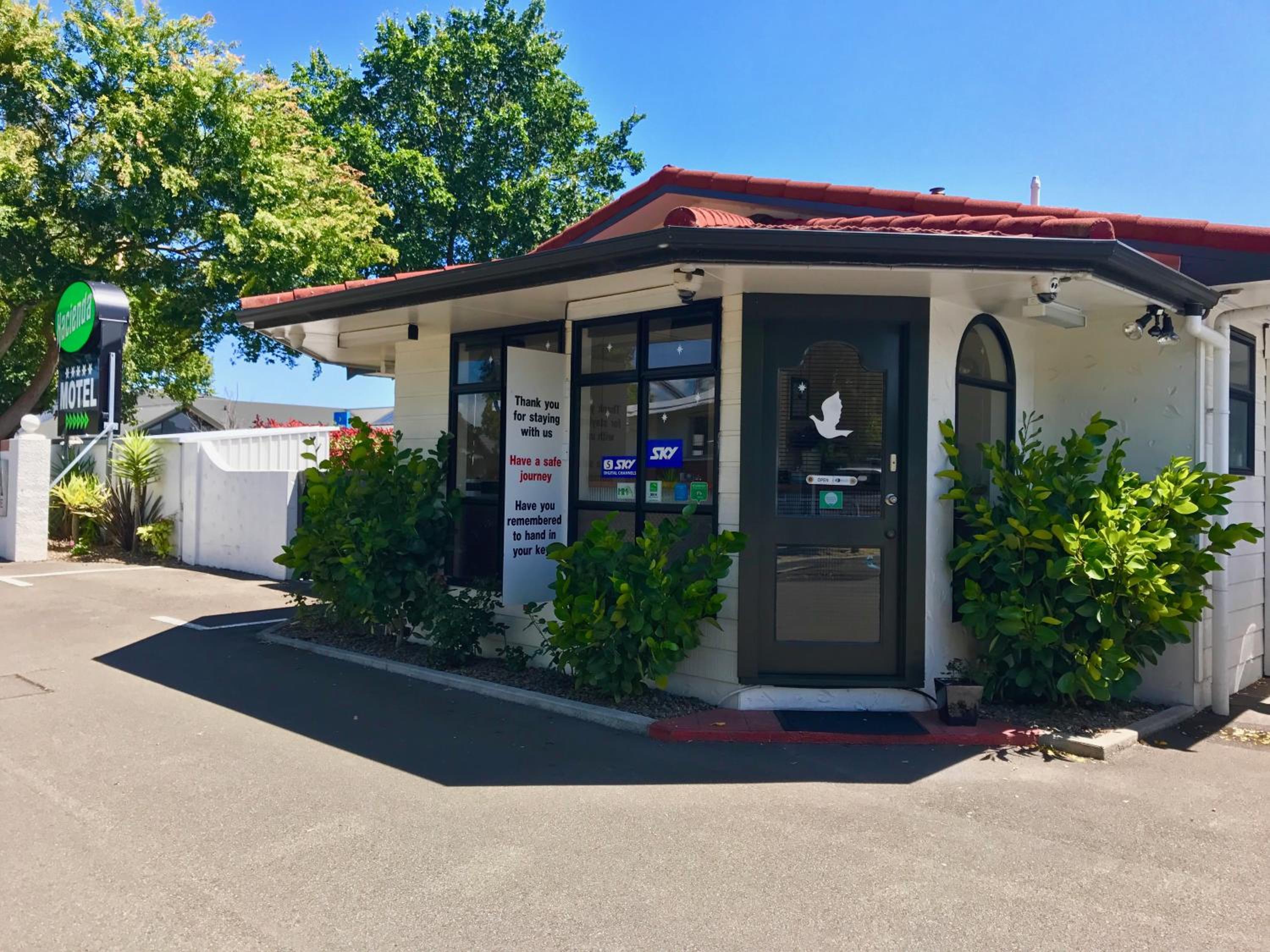 Hacienda Motor Lodge