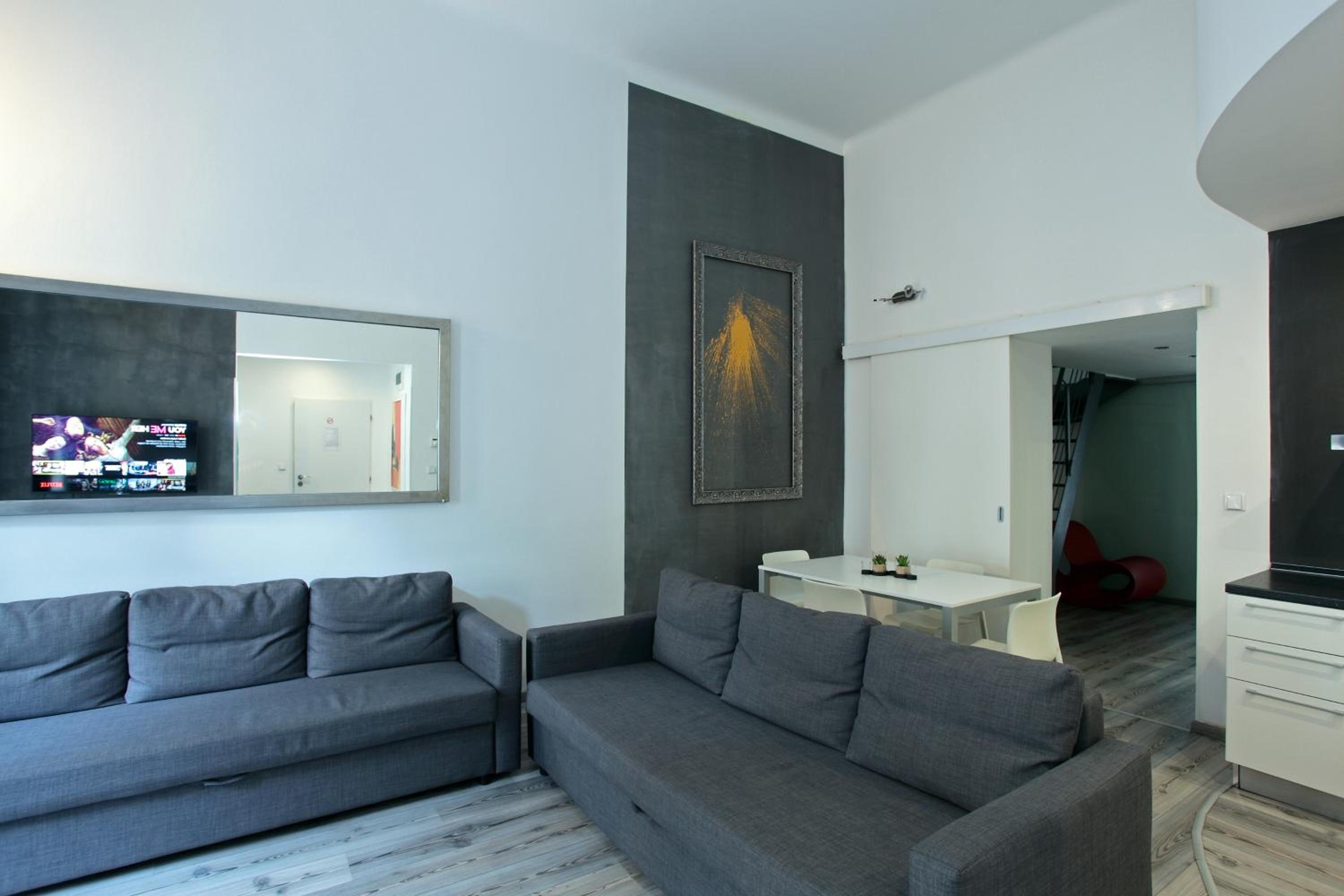 Apartment House - The Modern Flat