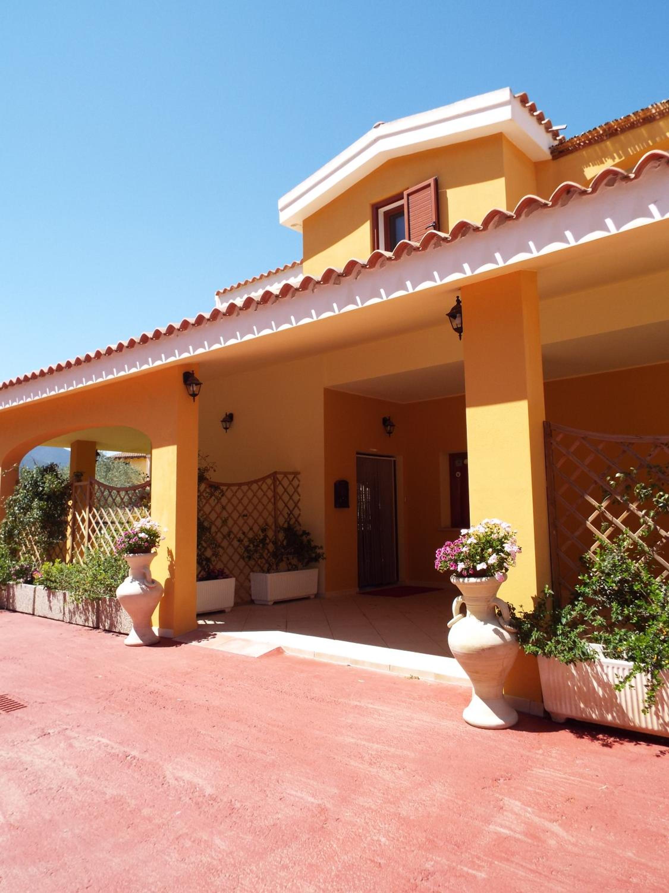 Meravisola Costa Rei Holiday Rooms