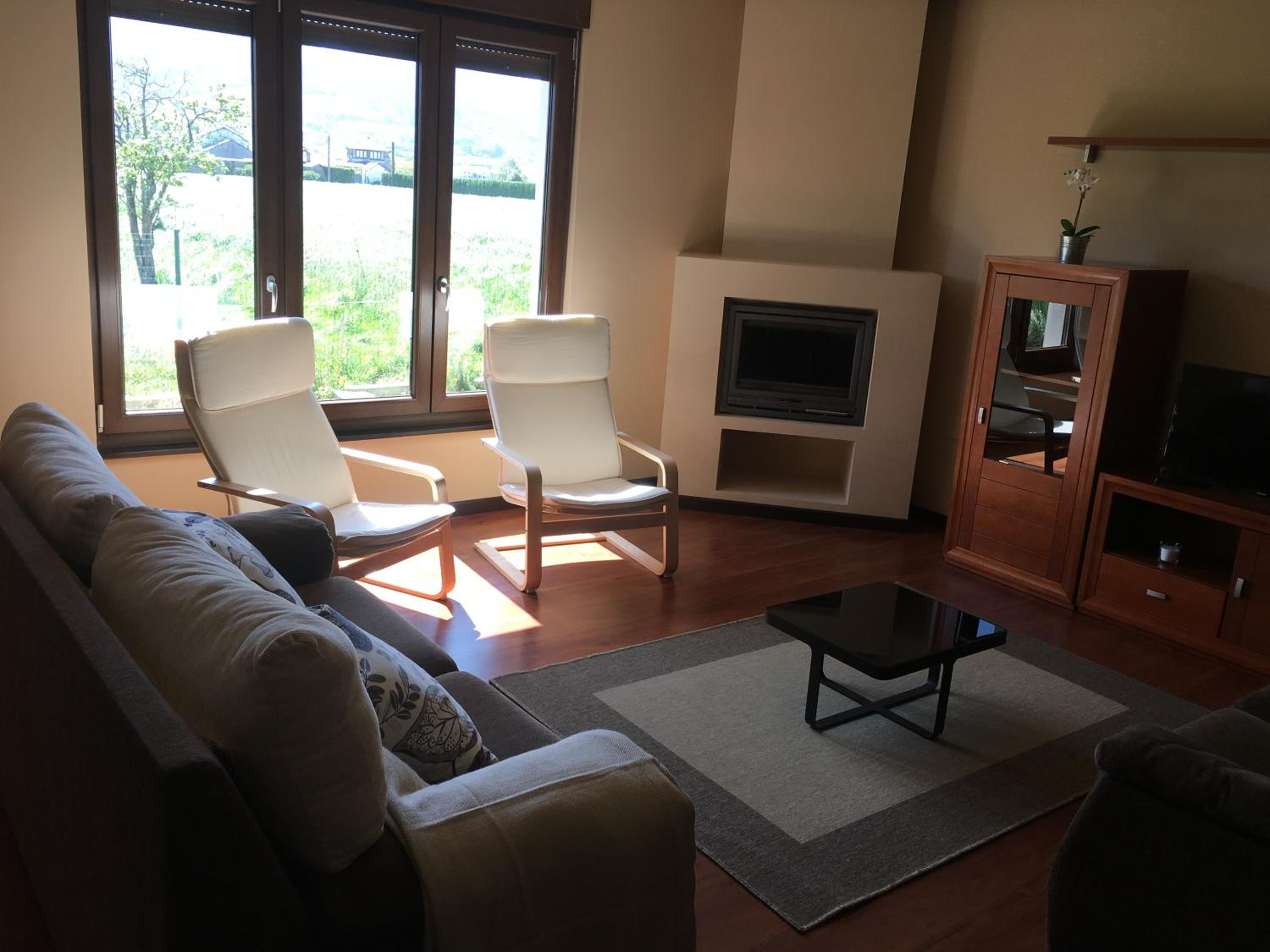 Chalet La Caleya view 3