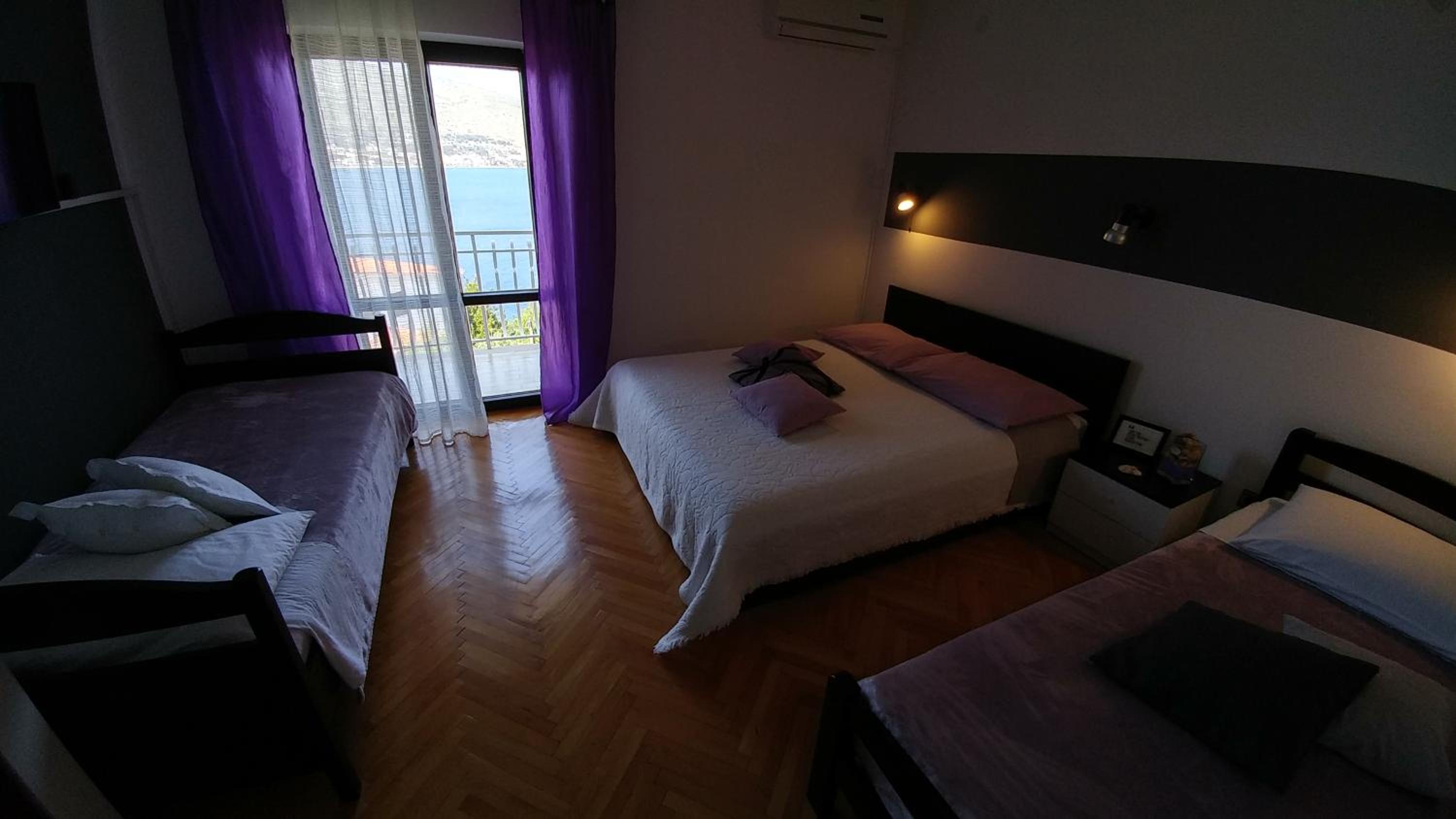 Photo 48