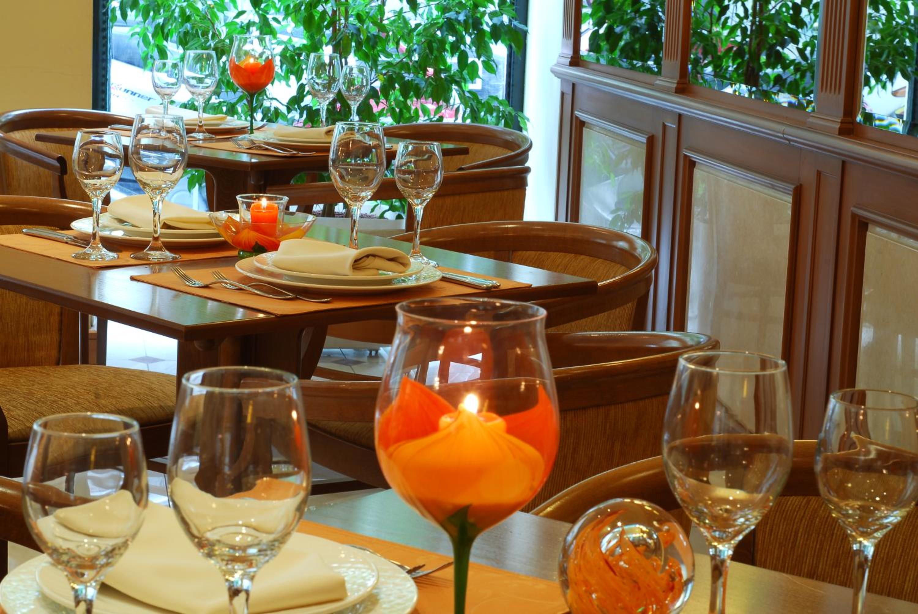 Athens Atrium Hotel & Jacuzzi Suites