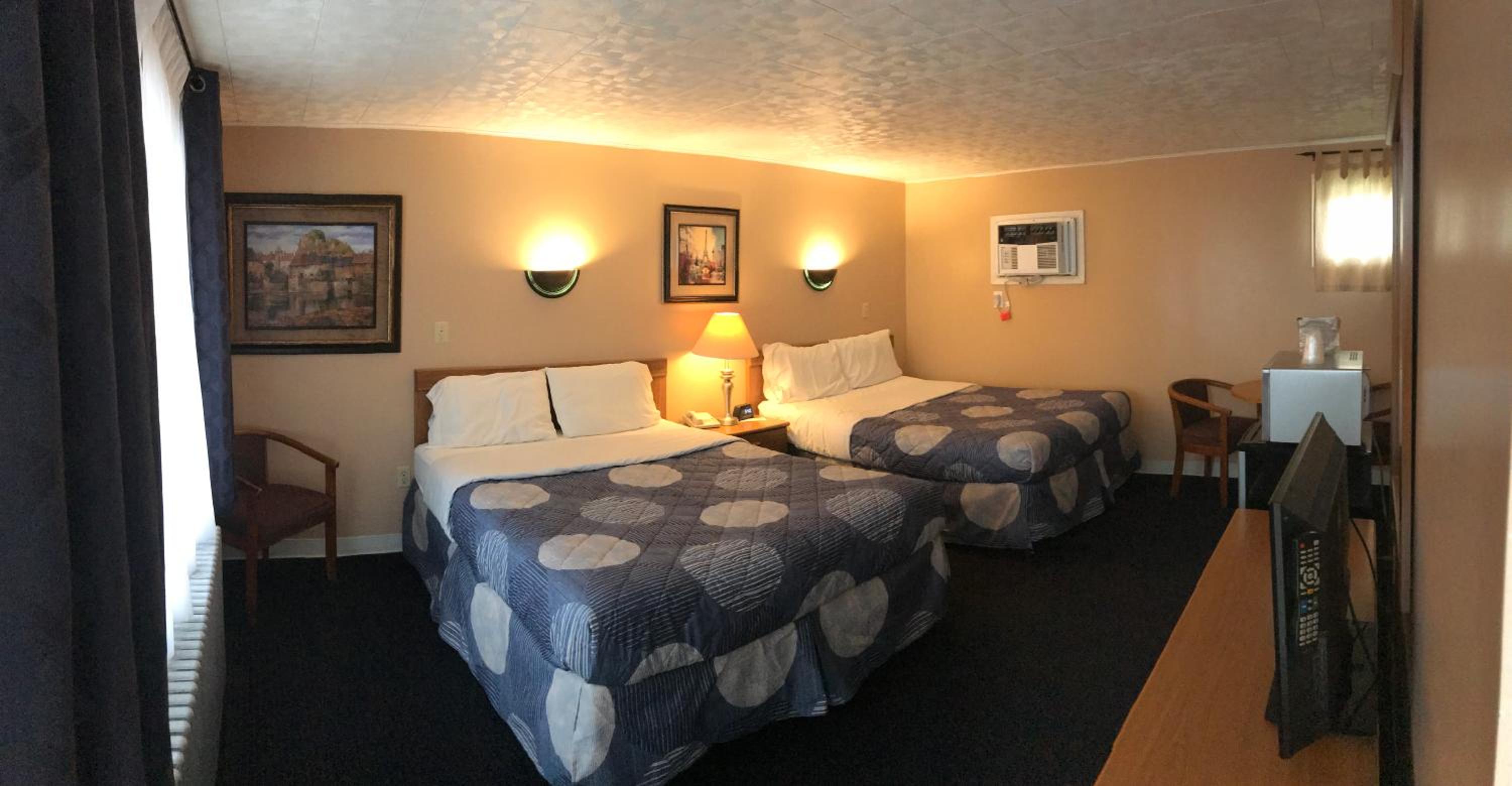 Moonlite Motel
