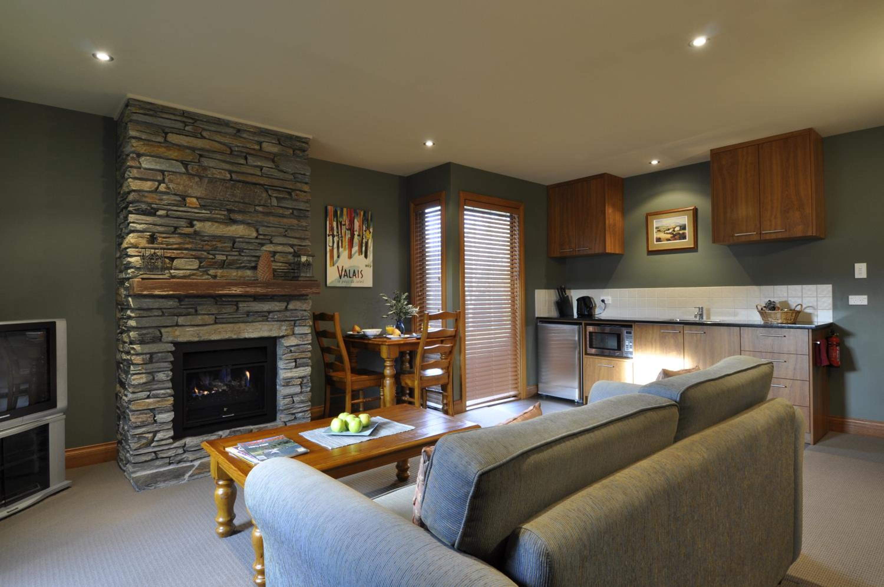 Lansdown Peaks Apartments