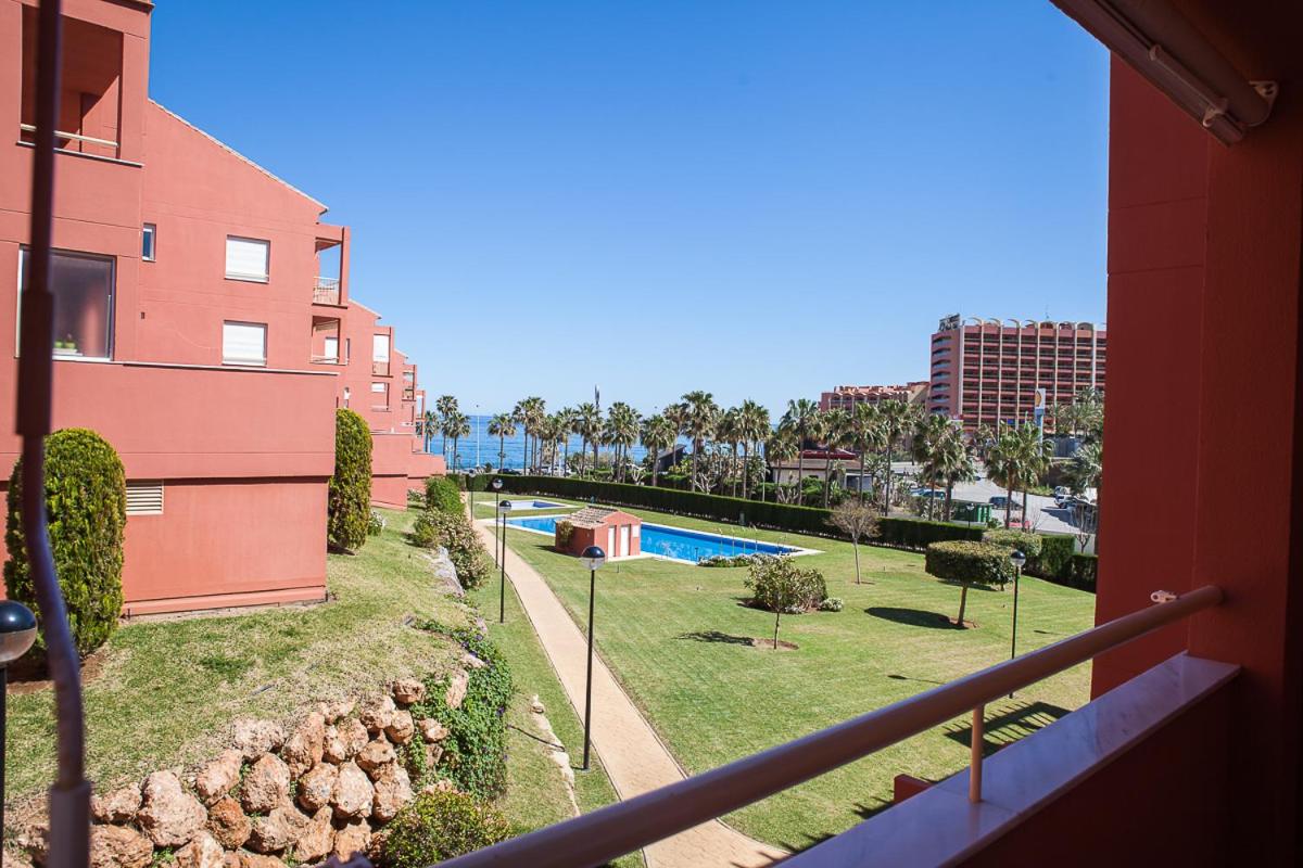 Luxury 100 sq.m. sea view apartment view 4