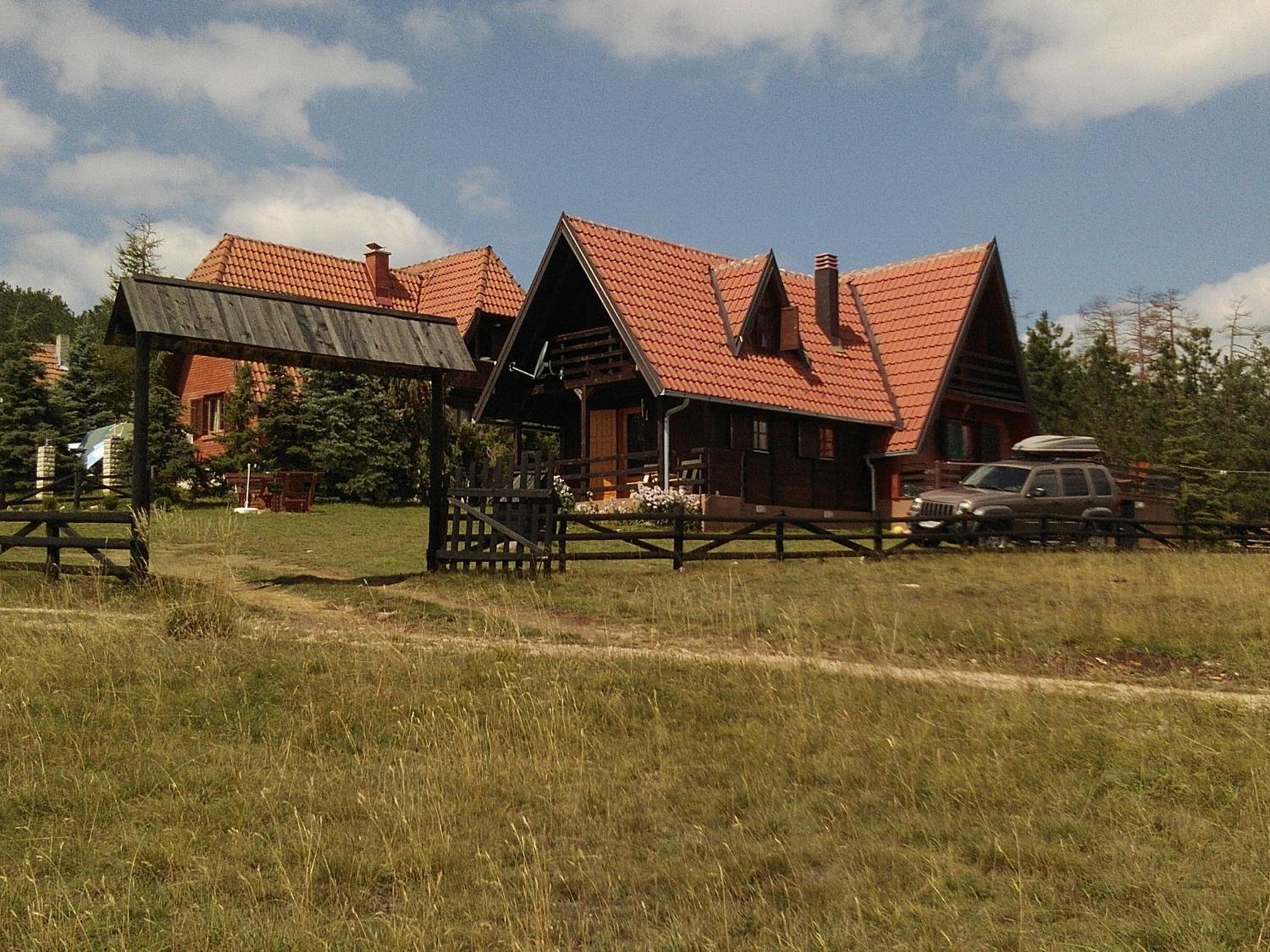 Photo 10