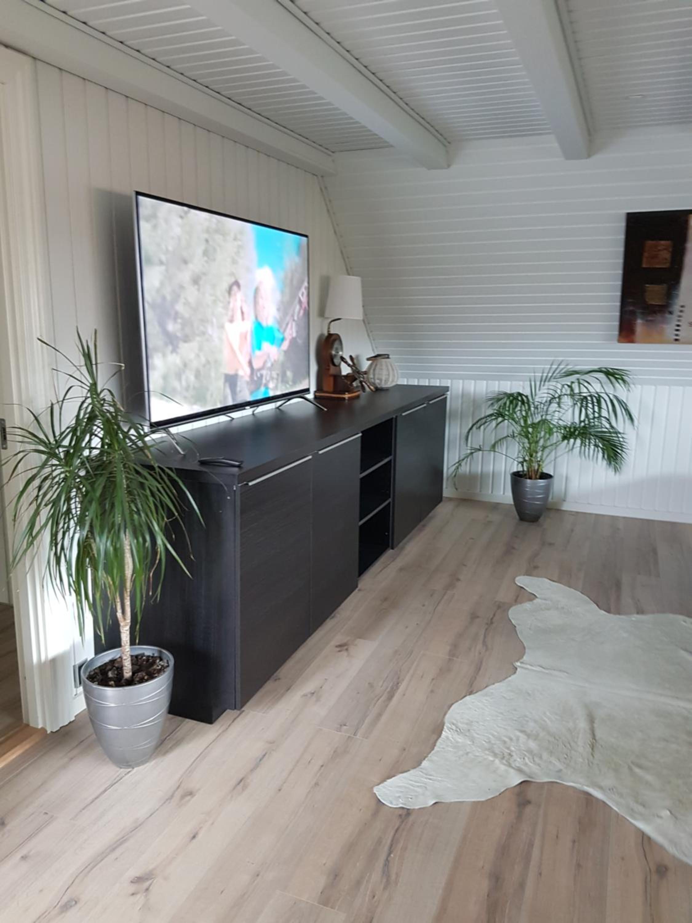 Surfers lounge