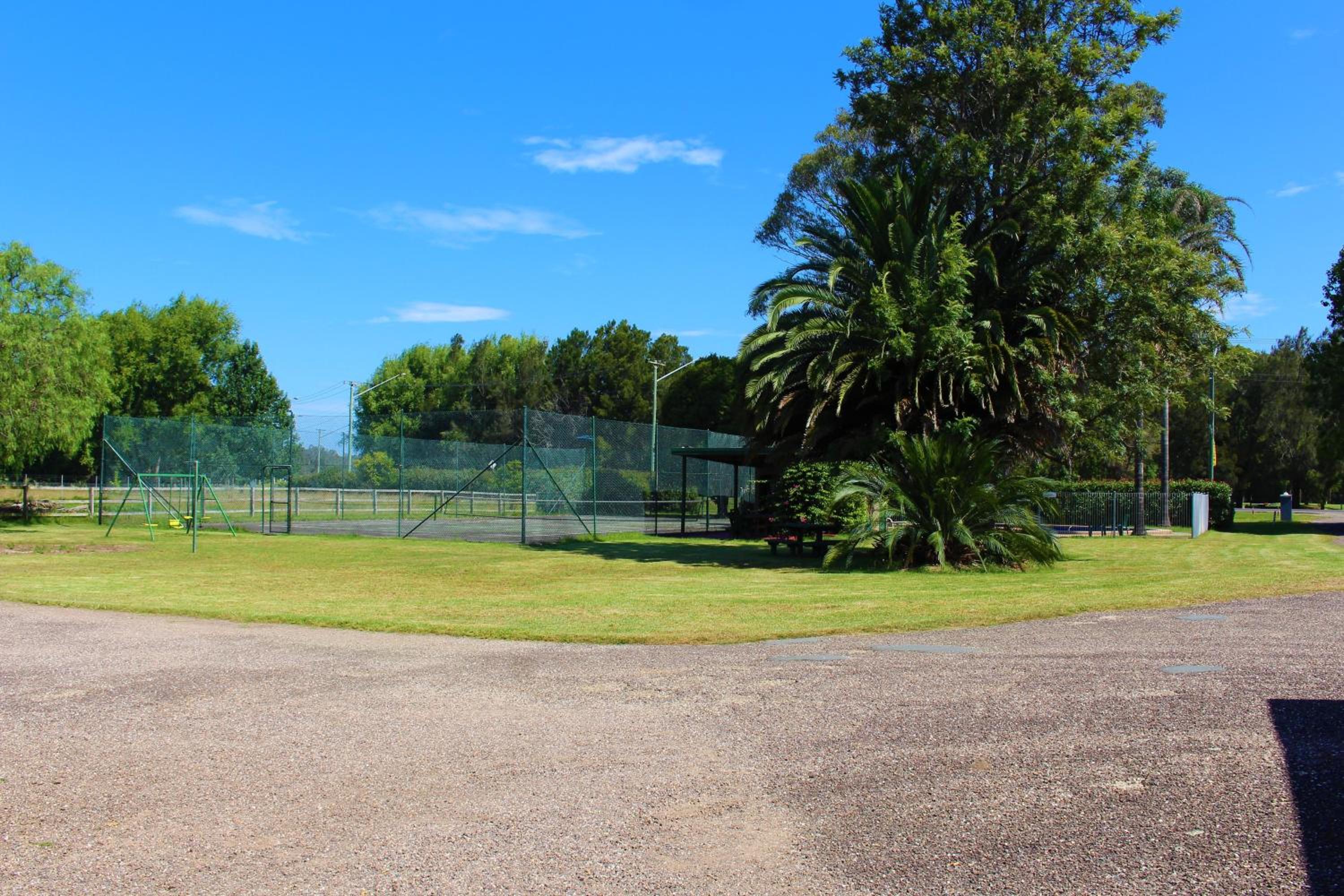 Hive Hotel, Moruya