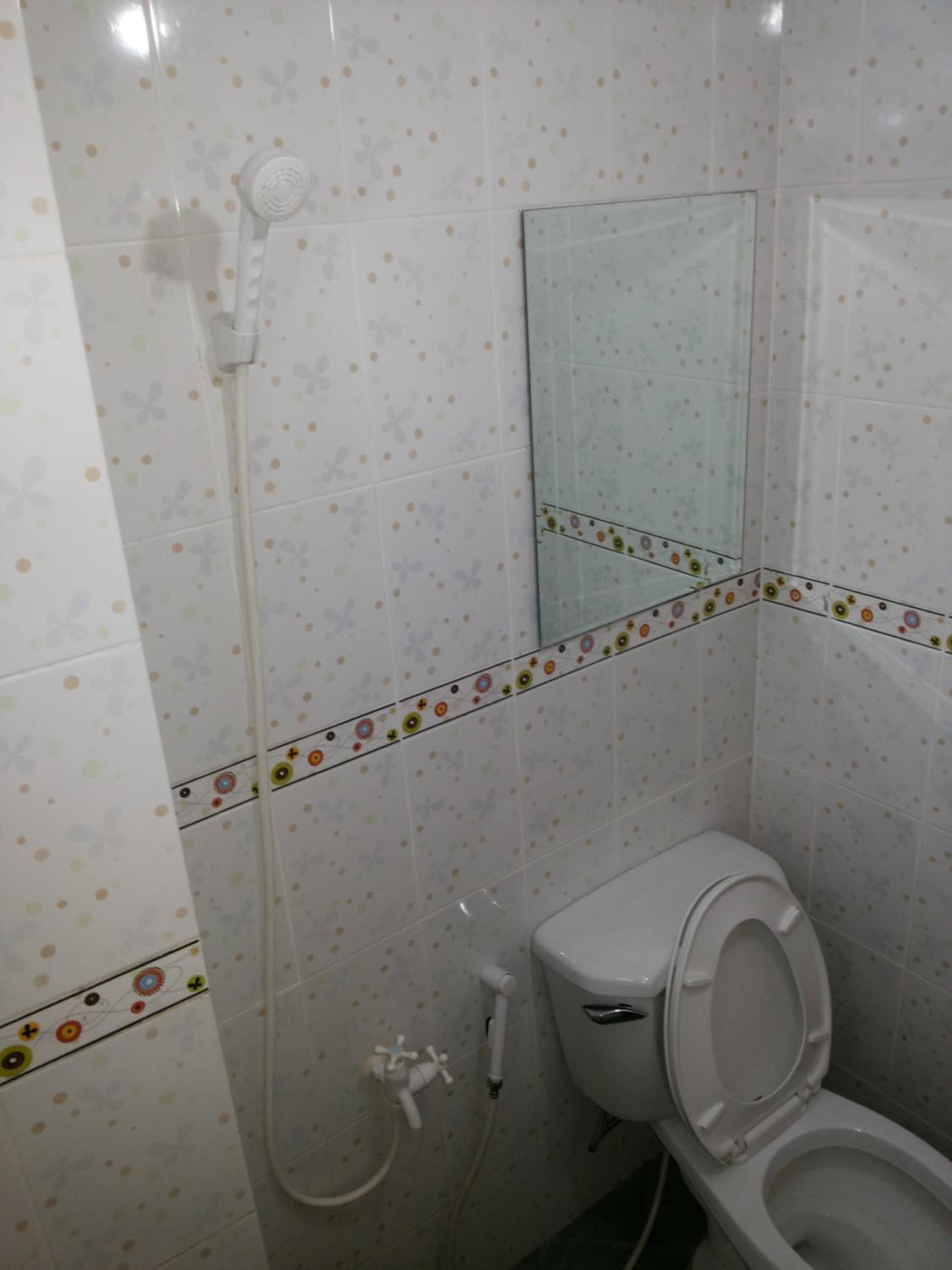 Budget Studio Unit in Makati