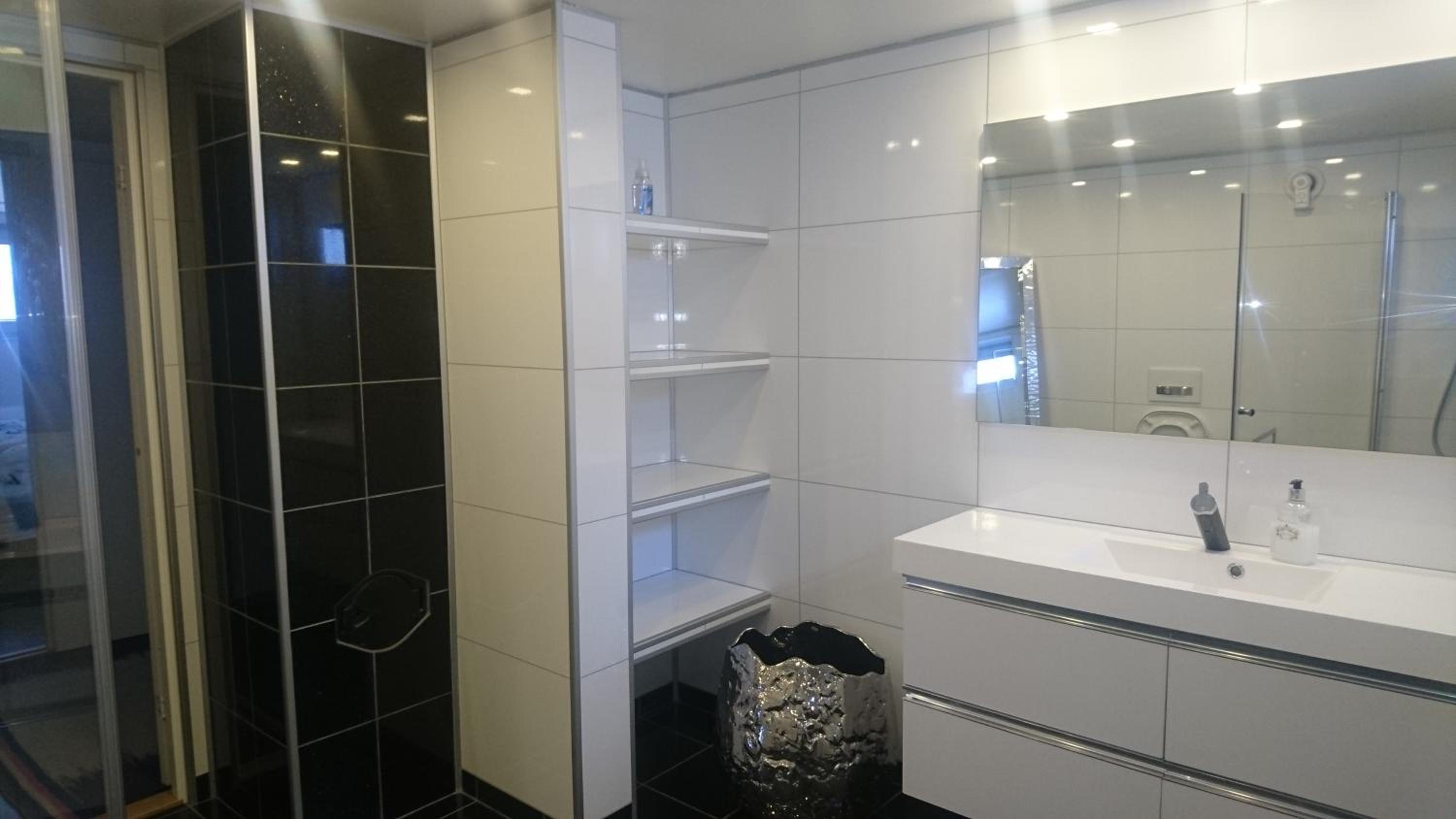 Peak Apartments
