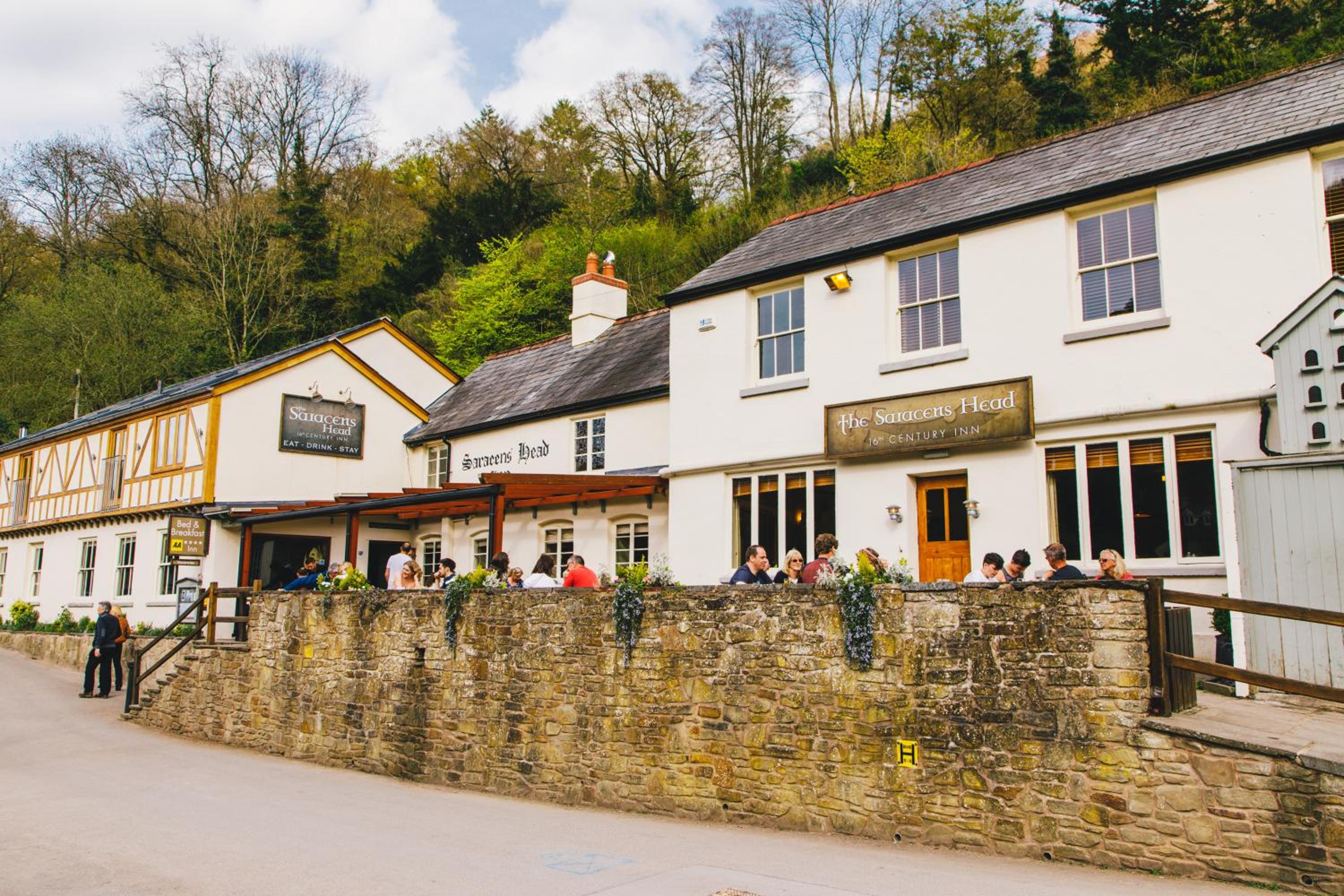 The Saracens Head Inn
