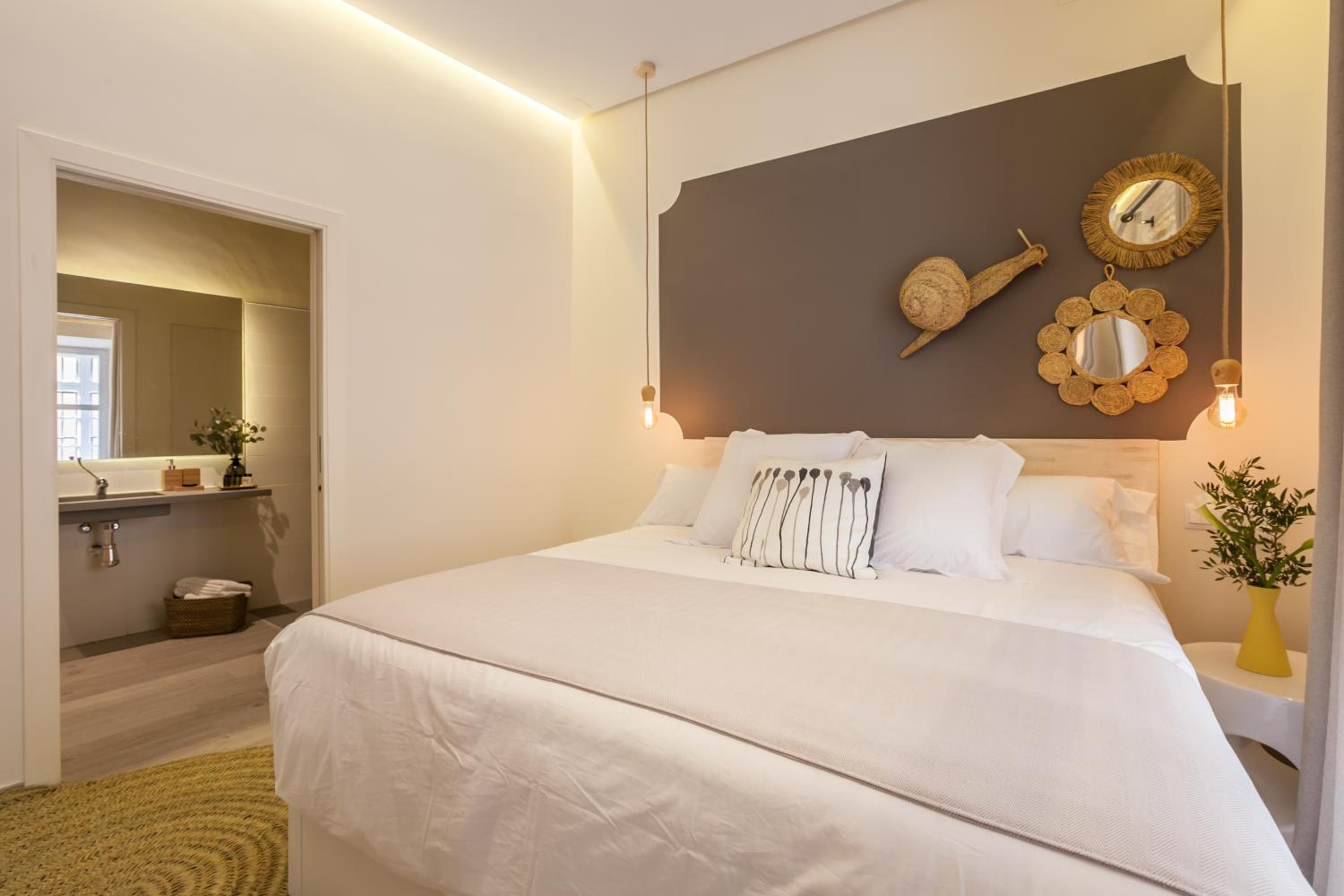 Tomas Ibarra Pool & Luxury