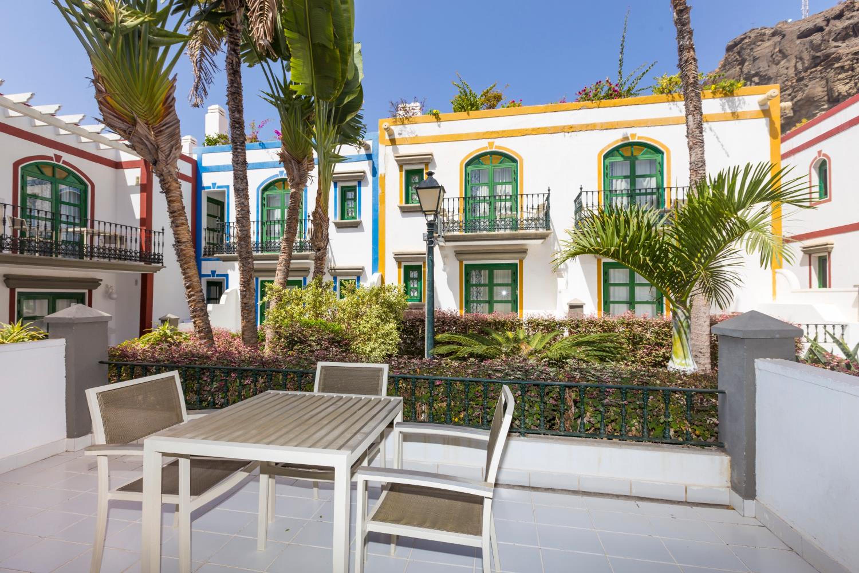Apartamentos LIVVO Puerto de Mogán view 2