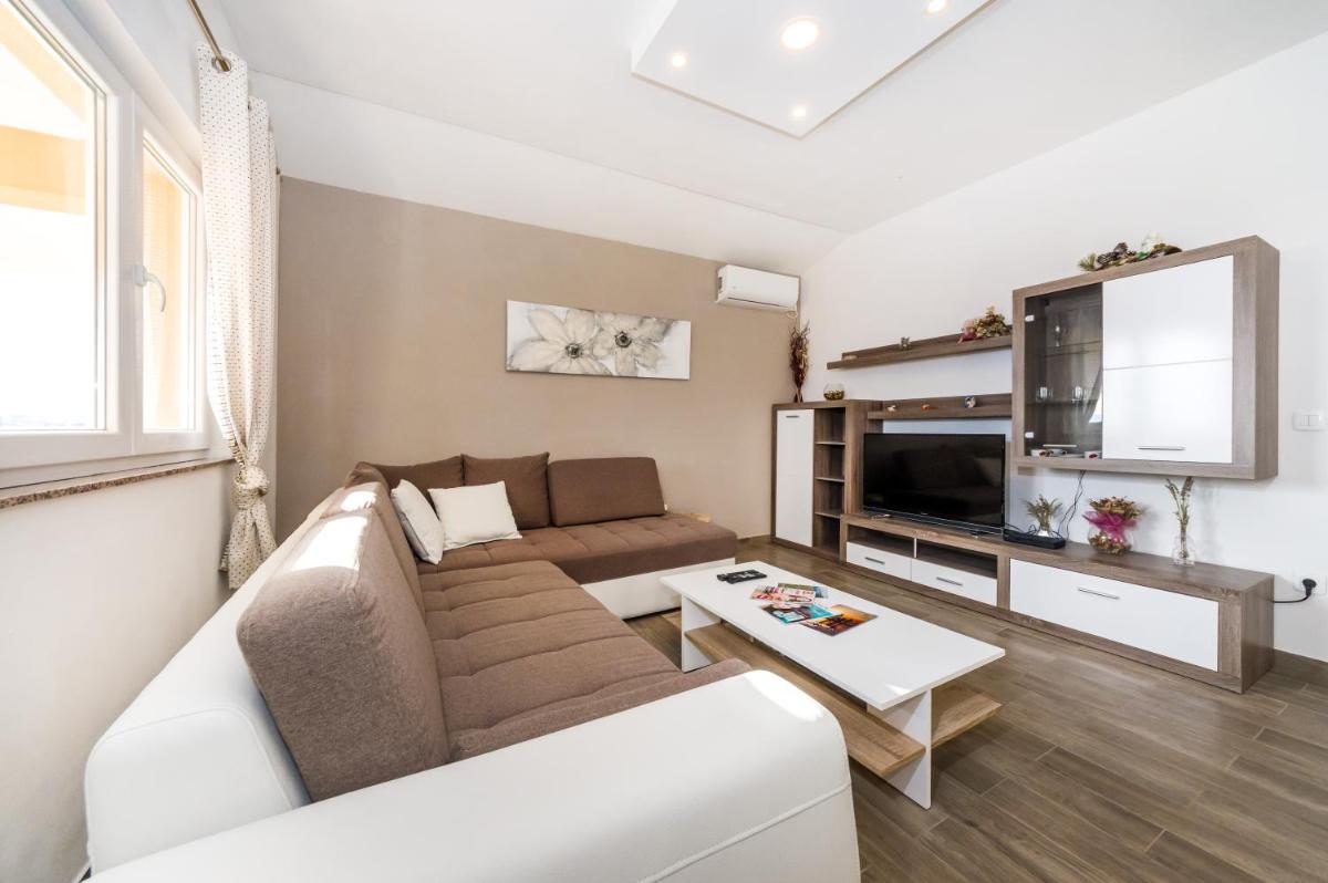Apartment Verunica view 3